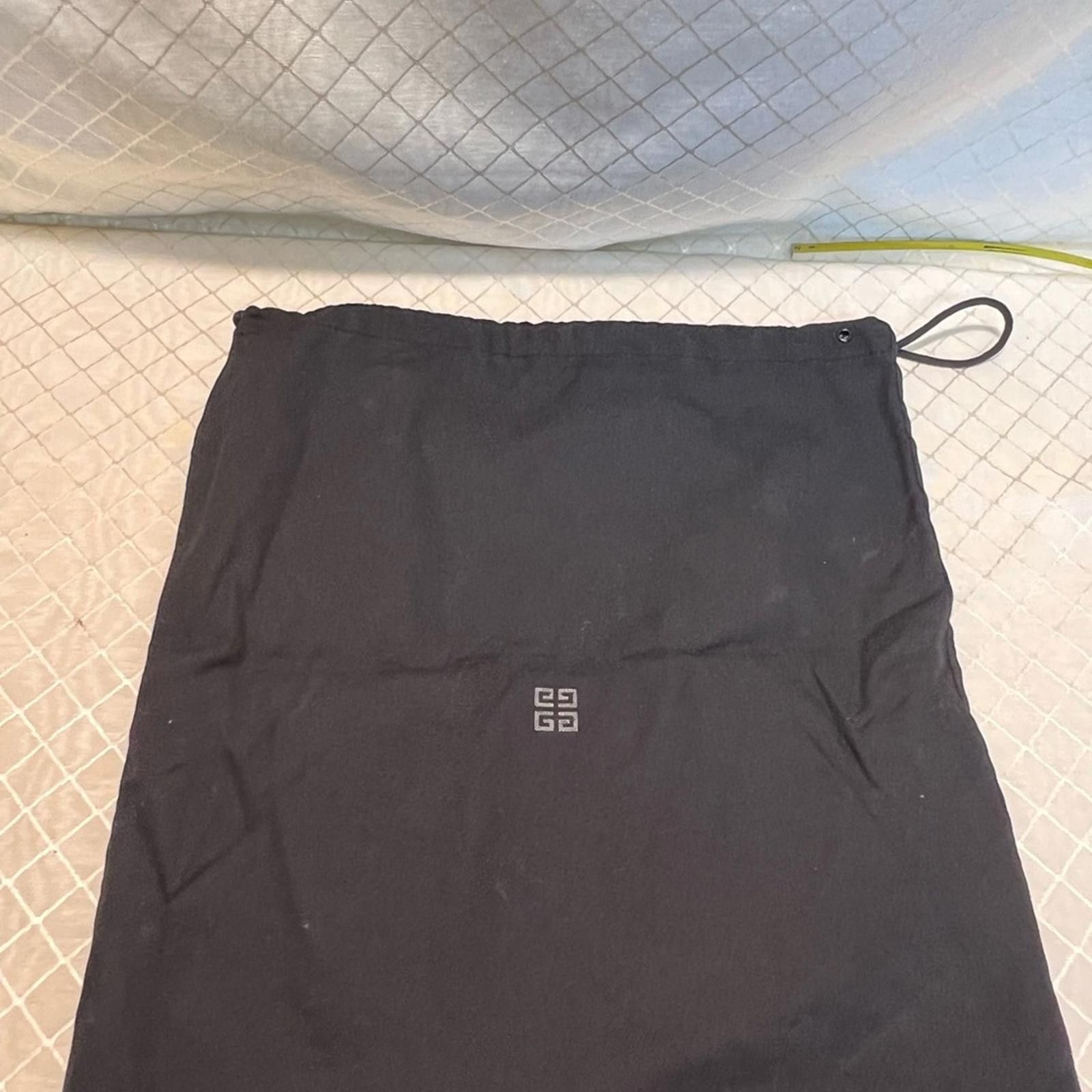 Givenchy Givenchy Bag Protective Dust Cover Size ONE SIZE - 2 Thumbnail