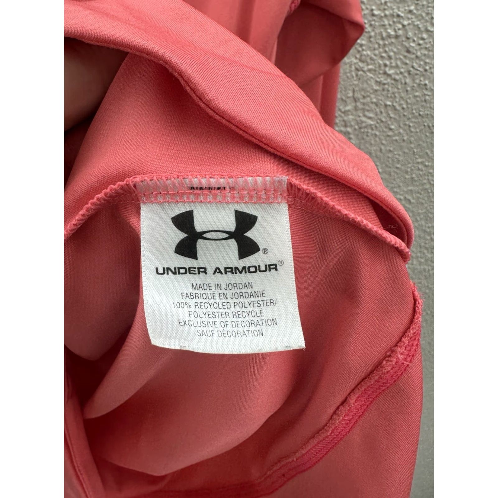 Under Armour Under Armour Womens Hoodie Pink Small Semi Fitted Long Sleeve Heatgear Athletic Shirt Mens? (Note: final answer should be the optimized title only) Size S / US 4 / IT 40 - 6 Thumbnail