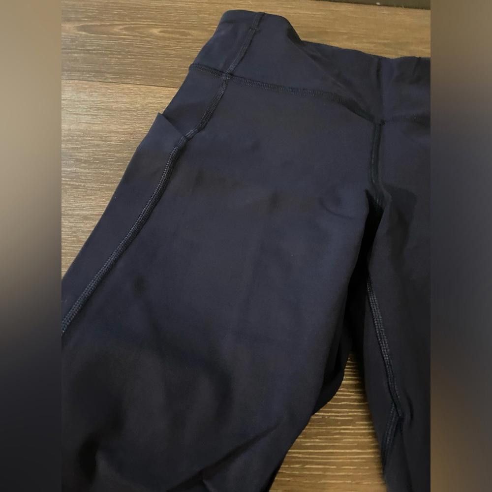 Lululemon Lululemon Navy Blue Crop Leggings Size 30" / US 8 / IT 44 - 2 Thumbnail