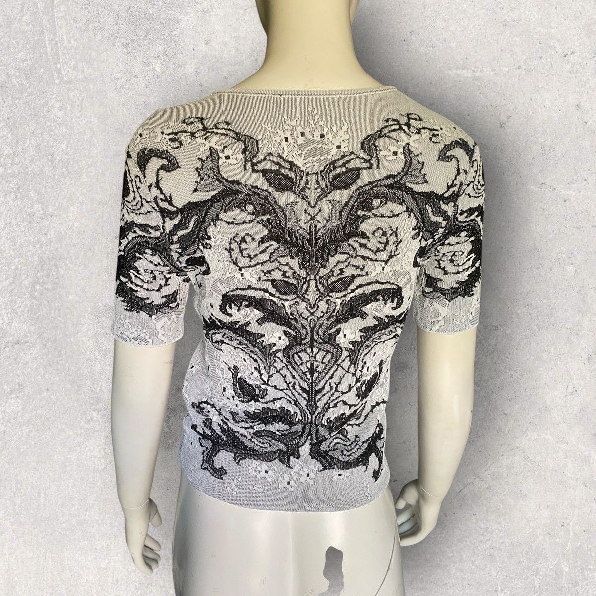 Alexander McQueen Spine Lace Silk/Rayon Blend Knit Blouse Size L / US 10 / IT 46 - 6 Thumbnail