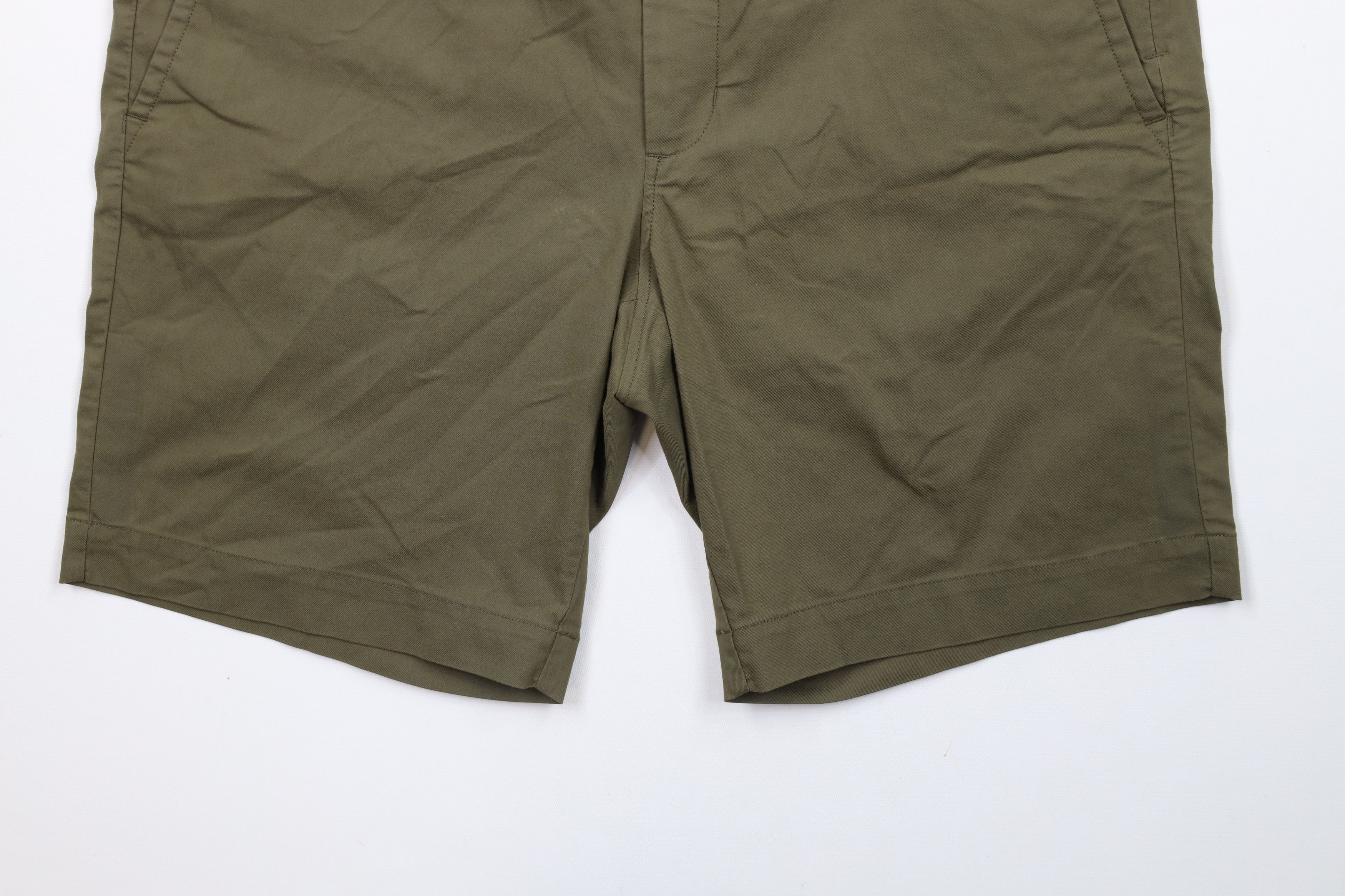 Kit and Ace × Vintage Kit & Ace Flat Front Above Knee Tech Chino Shorts Olive Size US 32 / EU 48 - 4 Thumbnail
