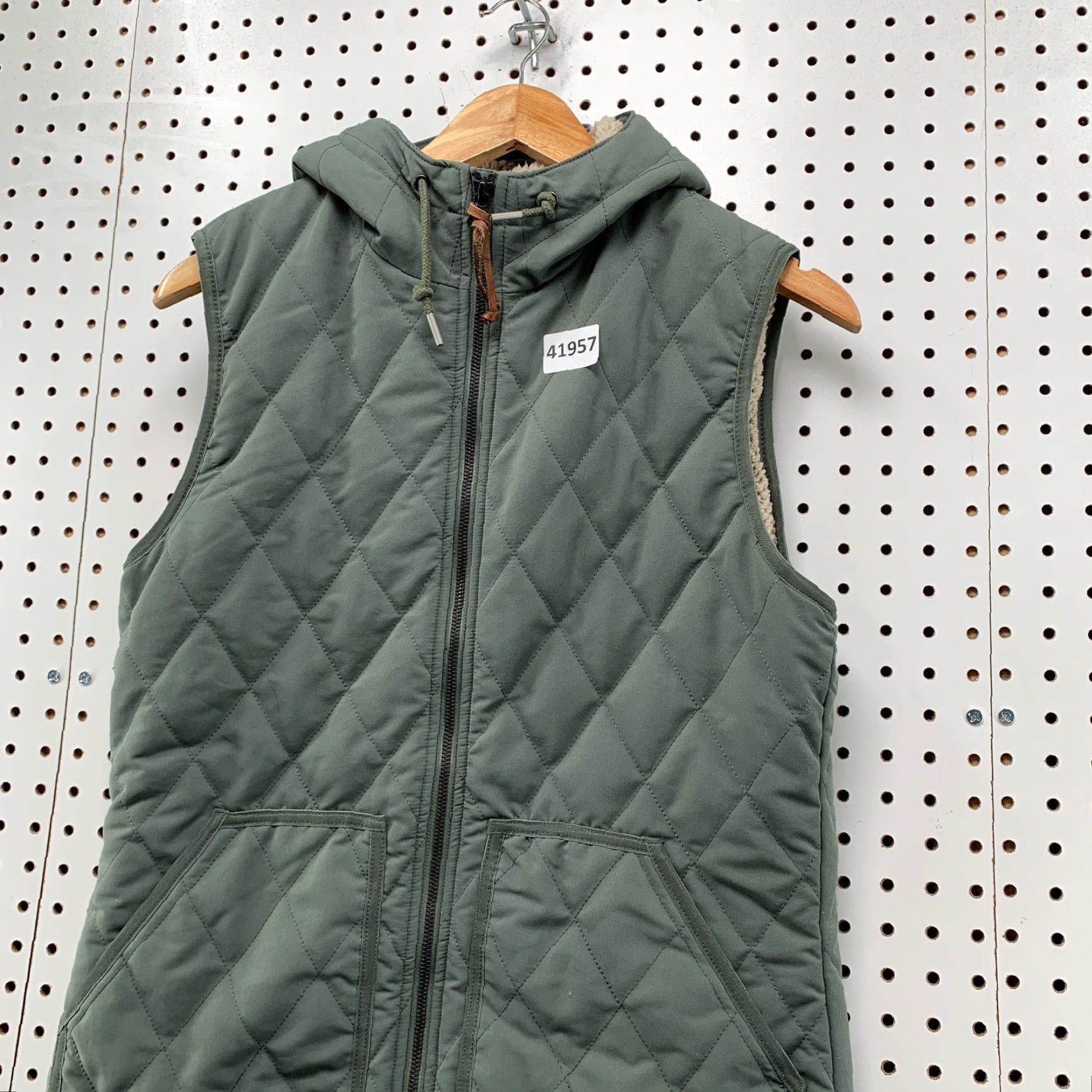 Eddie Bauer VINTAGE Eddie Bauer Quilted Vest Womens Small Hooded Sherpa Lined Sleeveless 19x26 Size S / US 4 / IT 40 - 6 Thumbnail