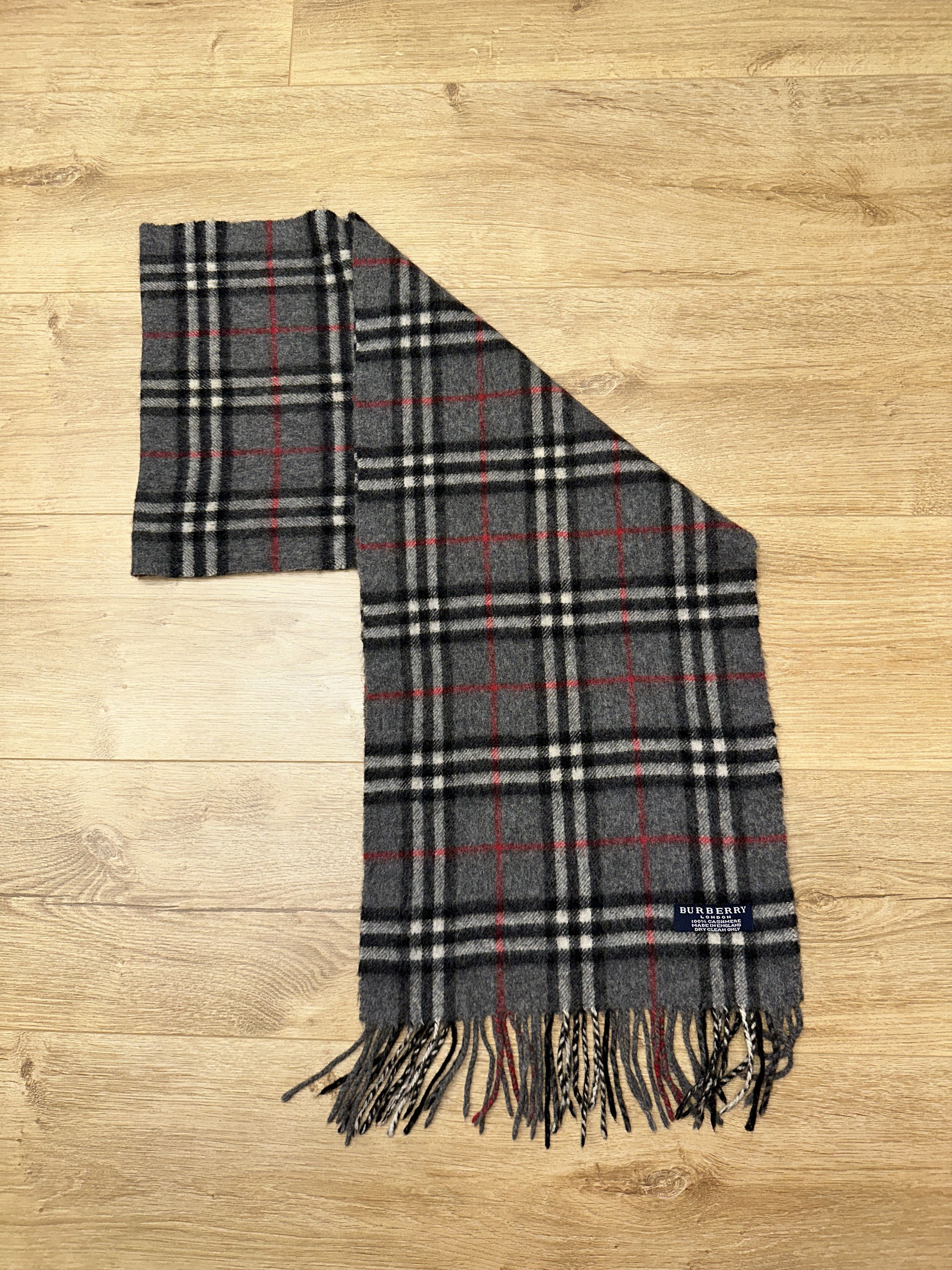 Burberry Iconic Burberry Classic Check 100% Cashmere Scarf 170x30cm Size ONE SIZE - 4 Thumbnail