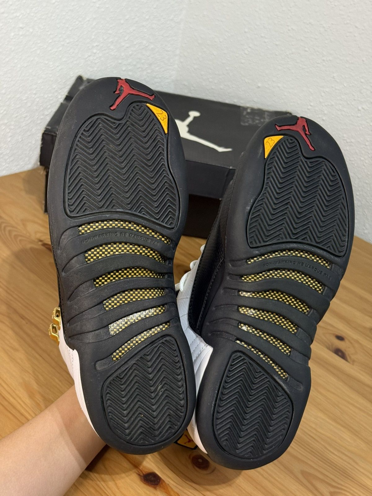 Jordan Brand × Nike Nike Air Jordan 12 Retro Taxi (2013) Size US 8 / IT 38 - 6 Thumbnail