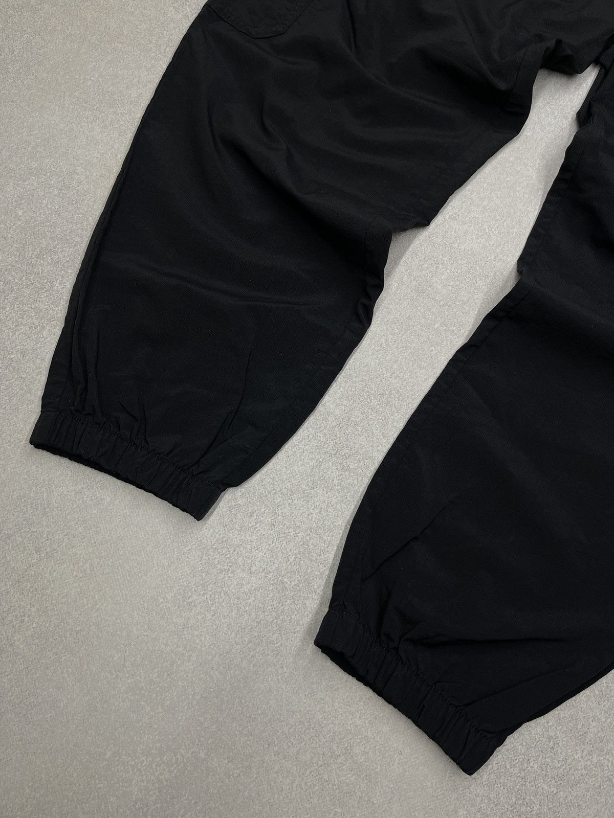 The North Face The North Face Nylon Cargo Pants Black Outdoor Gorpcore Size 36" / US 14 / IT 50 - 10 Thumbnail