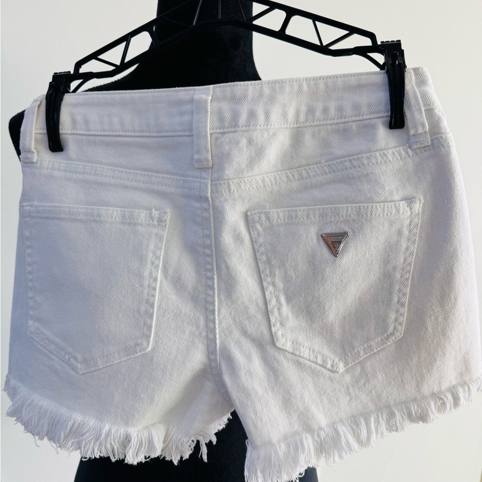 Guess Guess White Frayed Jean Shorts size 24 Size 24" / US 00 / IT 34 - 3 Thumbnail