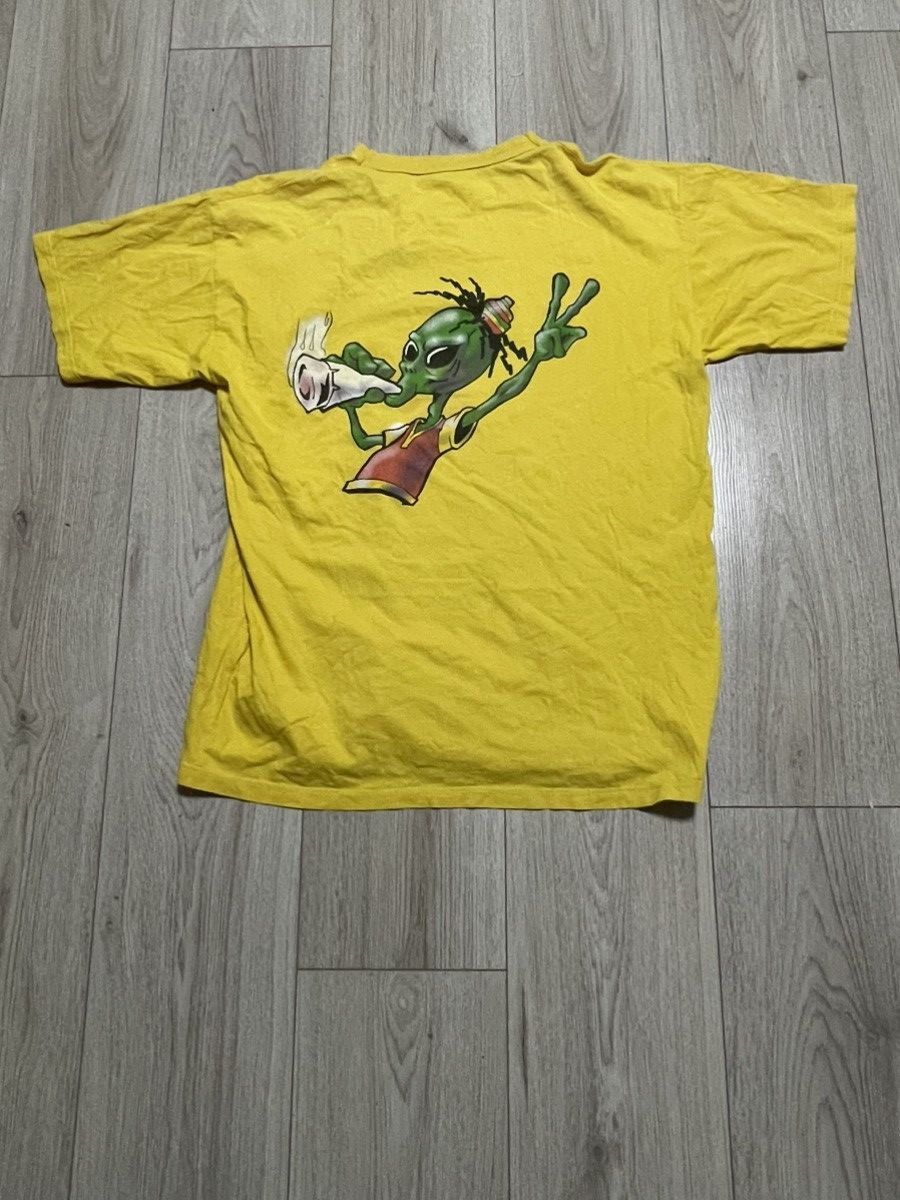 Vintage Vintage Paff Alien Space Kiffer Wear Smoke Tee Humor Y2K 90s Size US L / EU 52-54 / 3 - 3 Thumbnail