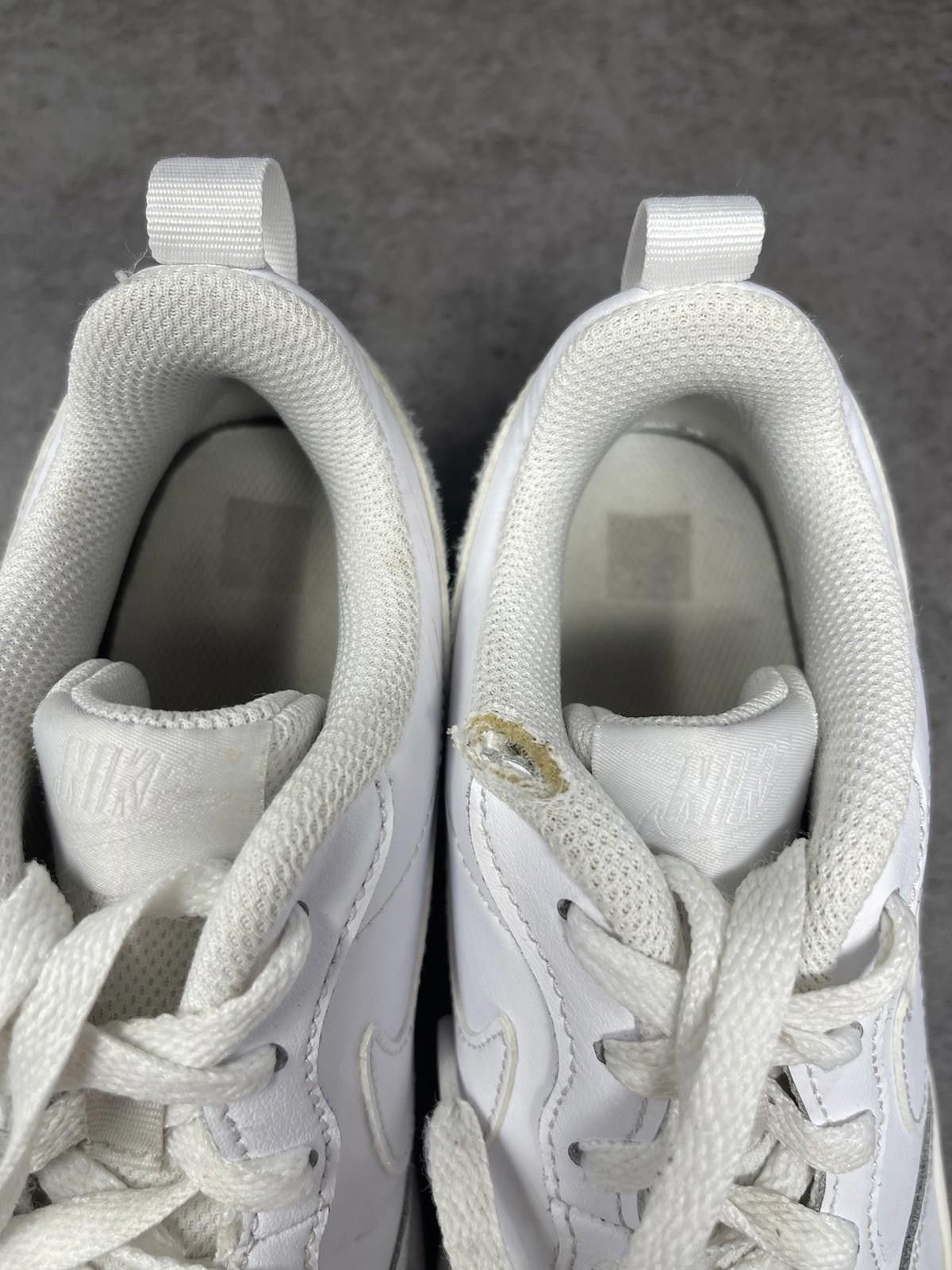 Nike Nike Court Borough Low 2 Sneakers Kids Size 6 White Shoes Size US 6 / EU 39 - 9 Thumbnail