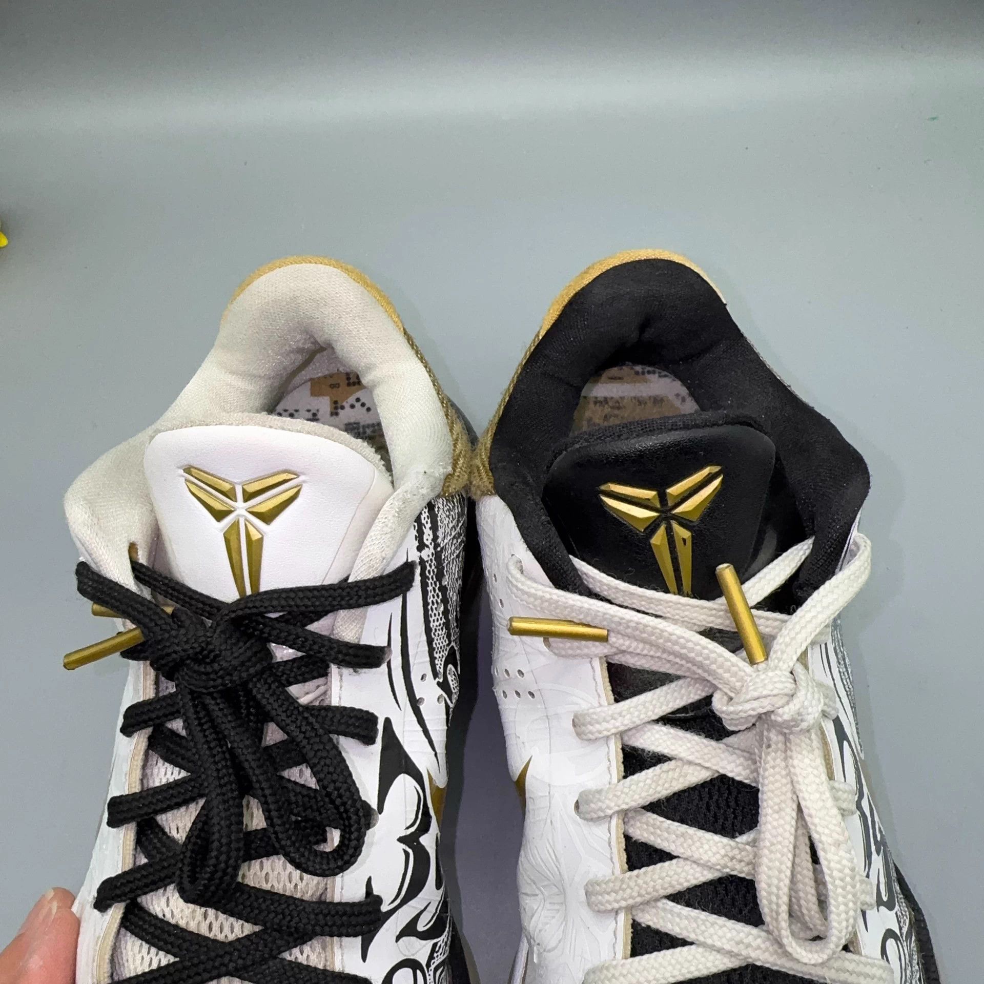 Nike Nike Kobe 5 'Stage' Black/White/Gold w/ wear Size US 9 / EU 42 - 8 Thumbnail