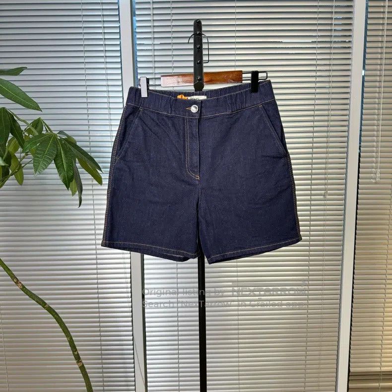 Fendi Fendi Embroidered Denim Shorts Size 27" / US 4 / IT 40 - 1 Thumbnail