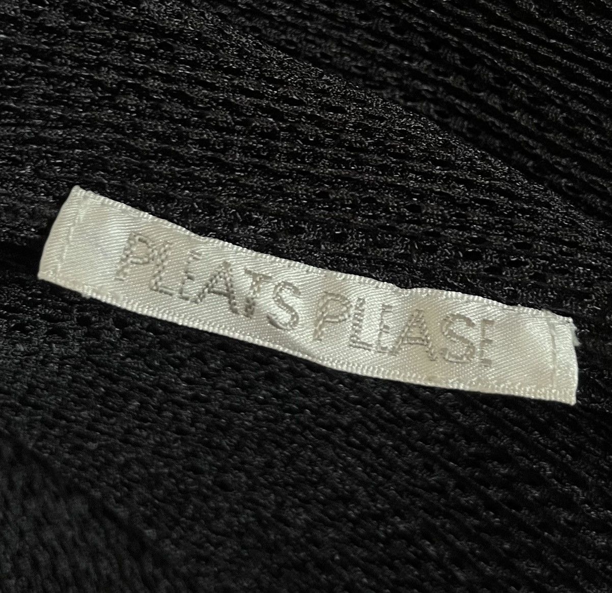 Pleats Please Issey Miyake TAX FREE 🇺🇸 issey miyake pleats please sheer black cardigan Size S / US 4 / IT 40 - 4 Thumbnail
