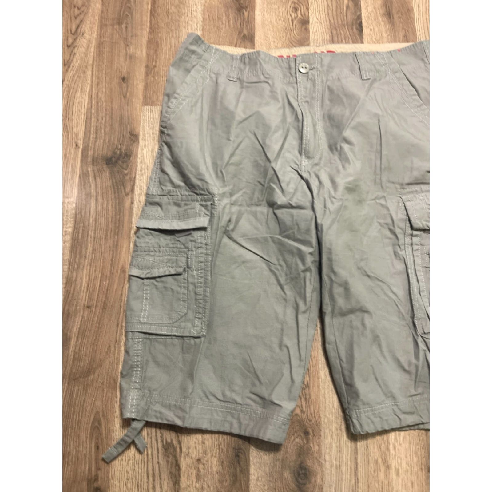 Vintage Unionbay Cargo Shorts Men's 36 Gray Pockets Casual Cargo Shorts, Regular Fit, Inseam 14in, Gray, UnionBay Size US 36 / EU 52 - 3 Thumbnail
