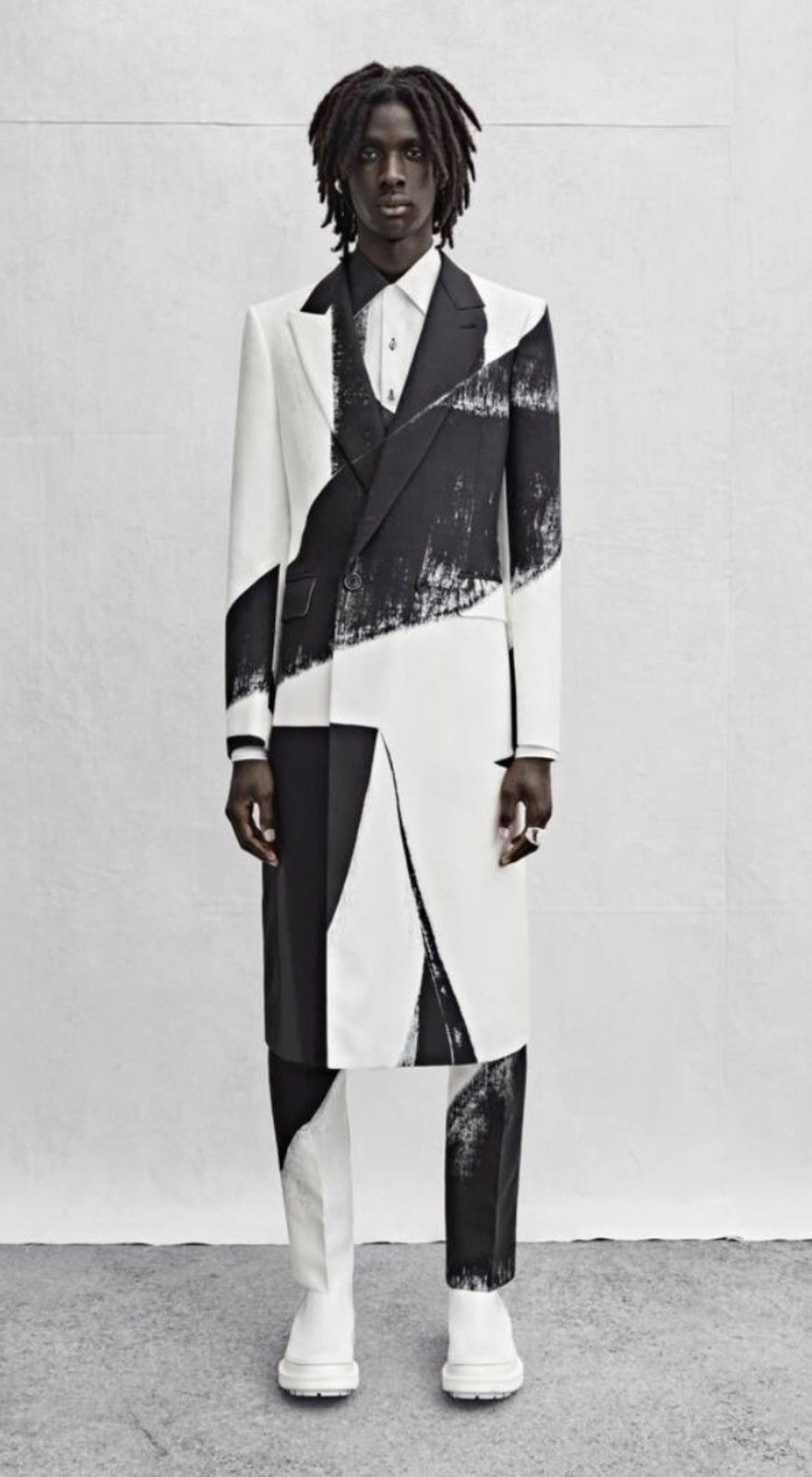 Alexander McQueen Brush stroke print coat size46 Size US S / EU 44-46 / 1 - 1 Thumbnail