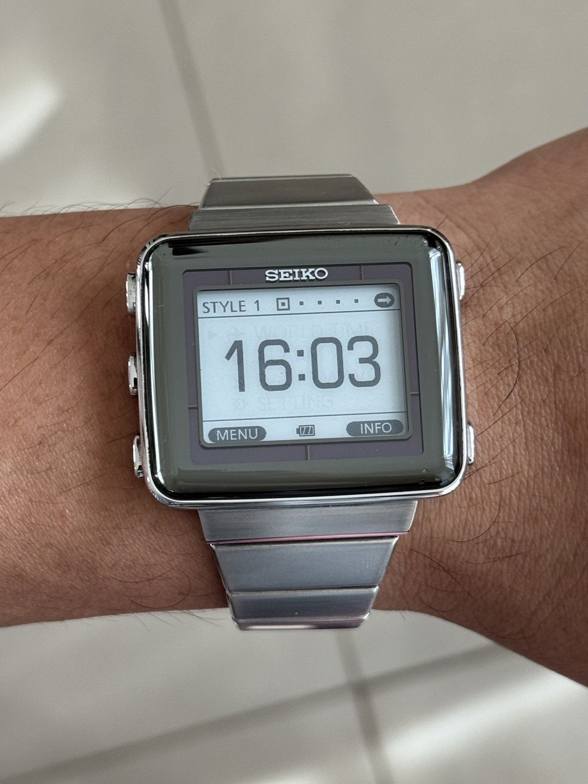 Seiko RARE SEIKO ELECTRONIC PAPER DIGITAL SPIRIT JAPAN WATCH Size 44 - 2 Thumbnail