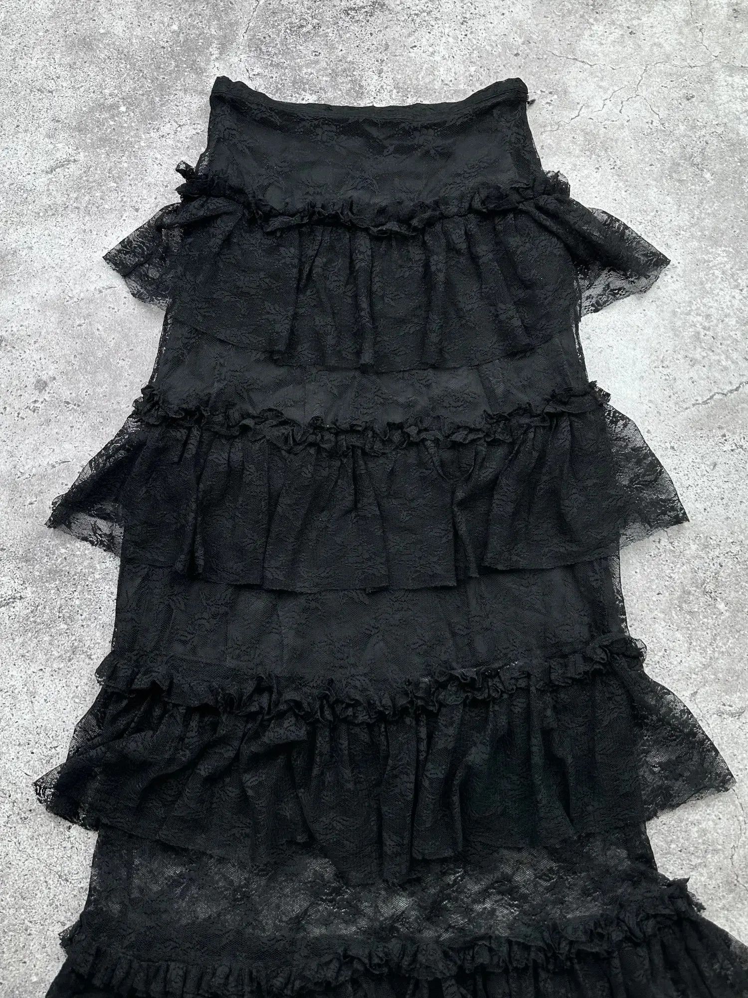 Japanese Brand Vintage Mesh Details Lace Gothic Maxi Skirt C408(V474)(E8) Size 26" / US 2 / IT 38 - 2 Thumbnail