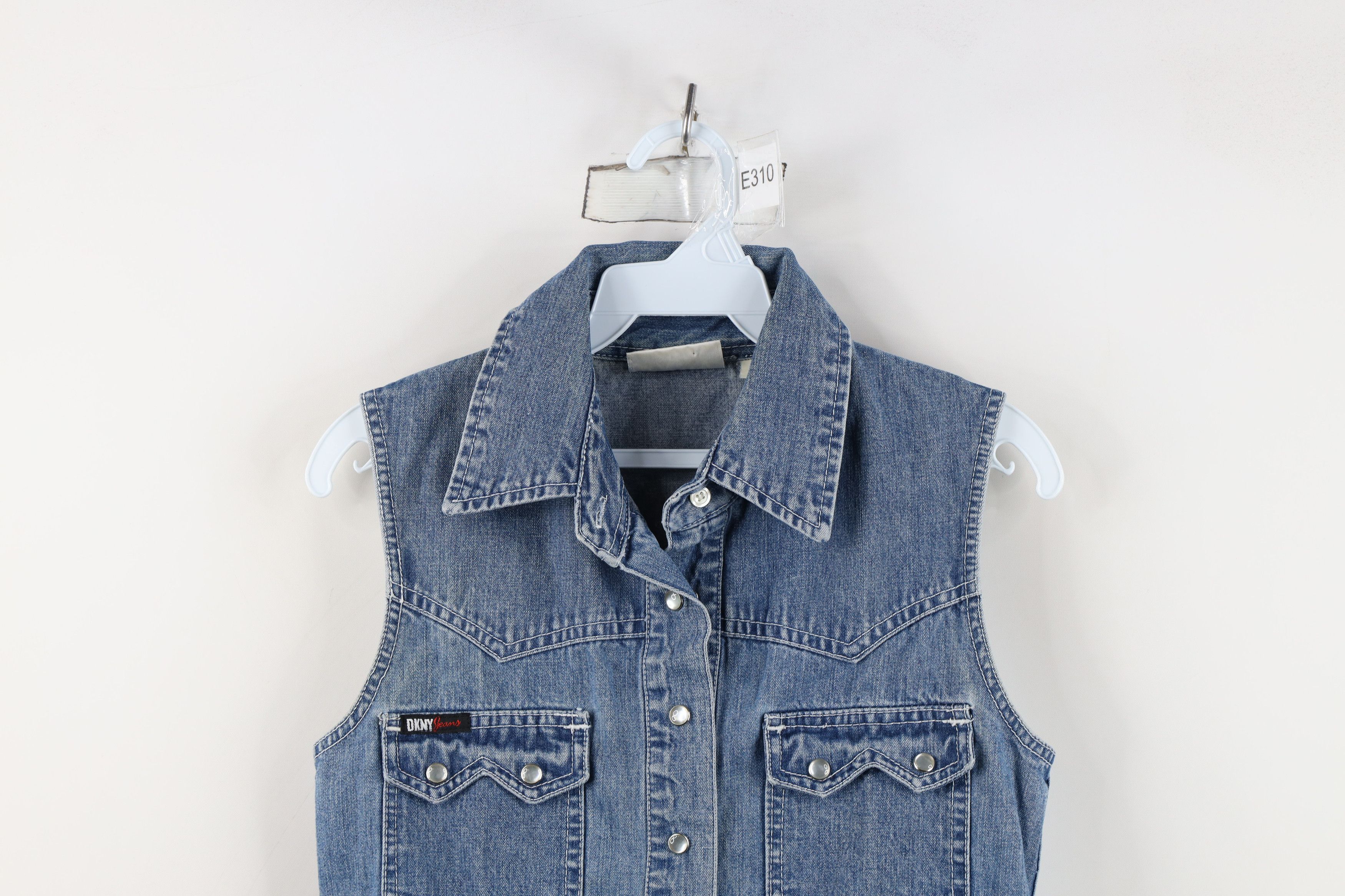 DKNY Vintage 90s DKNY Sleeveless Western Denim Jean Button Shirt Size S / US 4 / IT 40 - 2 Thumbnail