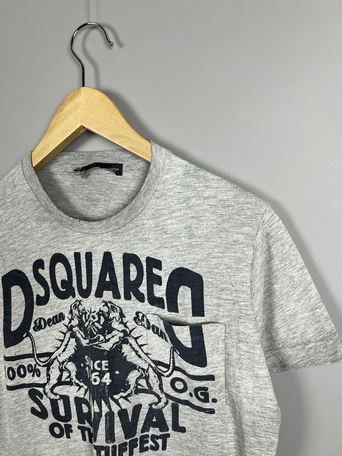 Dsquared2 S-M Dsquared2 DeanDan Survival Of The Tuffest Distressed Tee Size US S / EU 44-46 / 1 - 2 Thumbnail