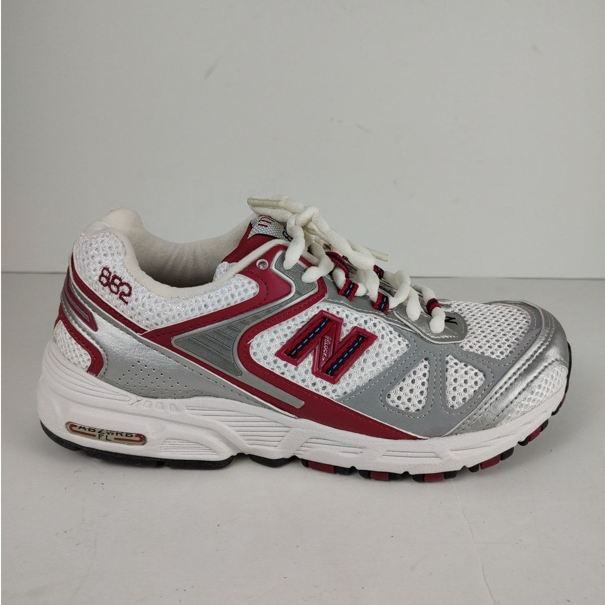 Y2K New Balance 882 retro running streetwear shoe womens