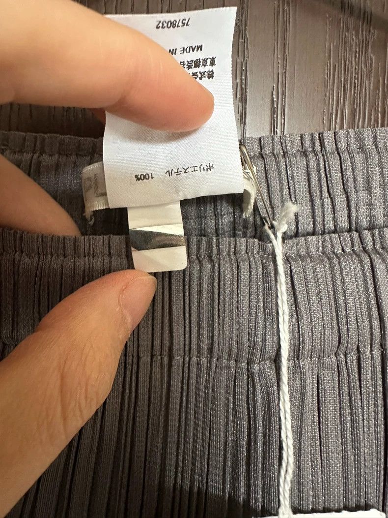 Issey Miyake Issey Miyake size:3 Grey pleated trousers Size 22" - 3 Thumbnail