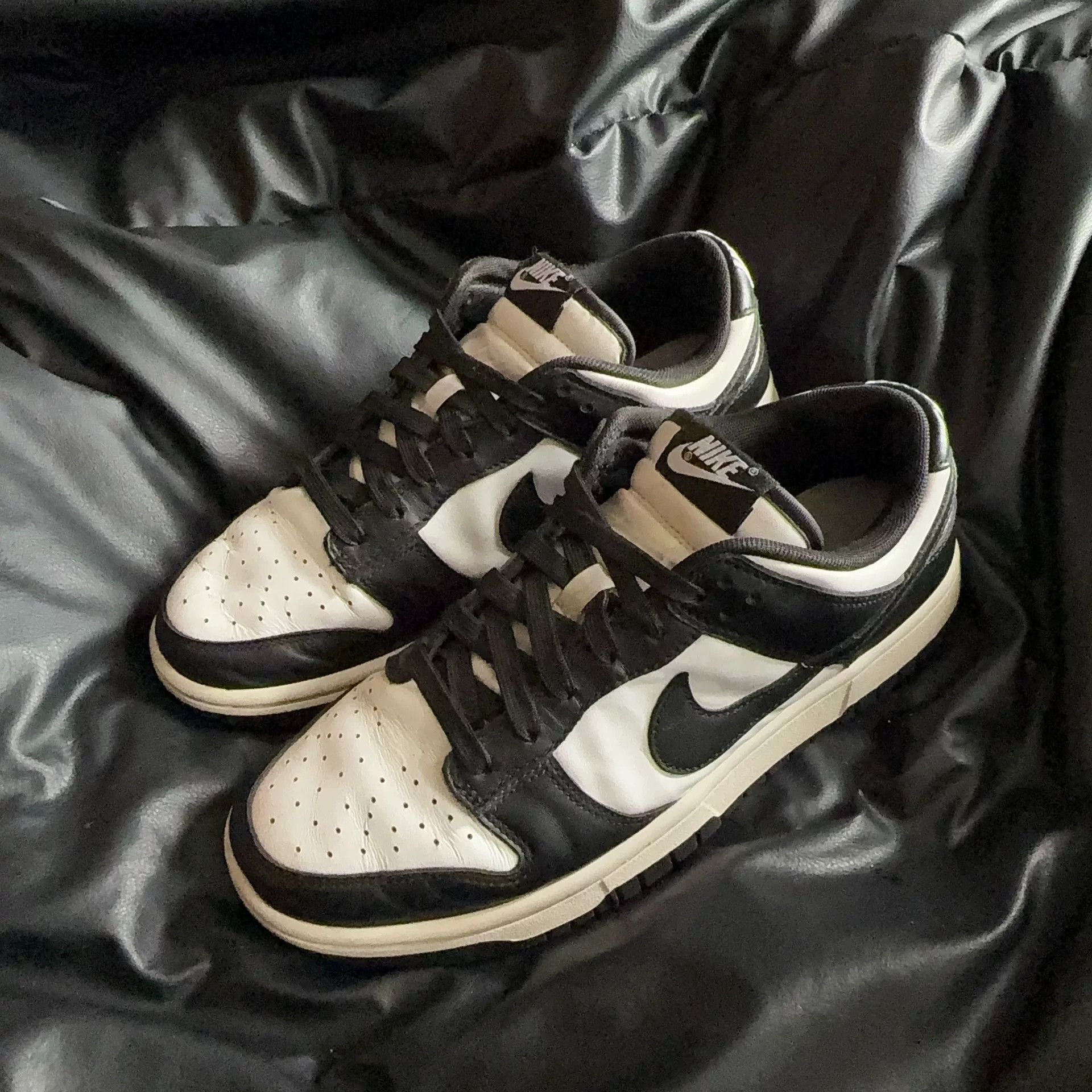 Nike Nike Black Lowtop Sneakers 40 Men Size US 7.5 / EU 40-41 - 1 Thumbnail