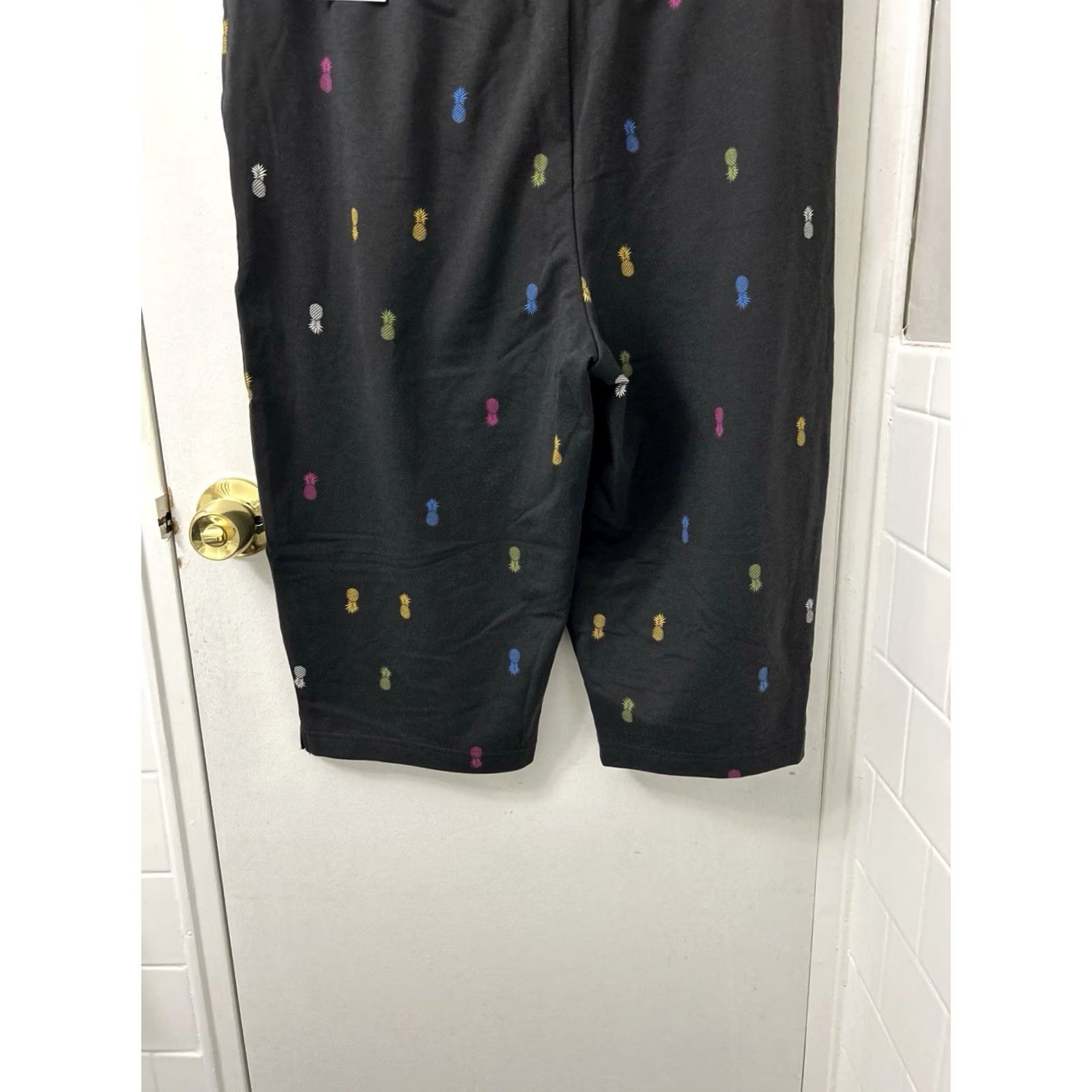 Croft & Barrow VINTAGE Croft & Barrow Skimmer Capri Pants Womens XL Black Pineapple Print Mid Rise Capri NWT Size 40" / US 18 - 3 Thumbnail