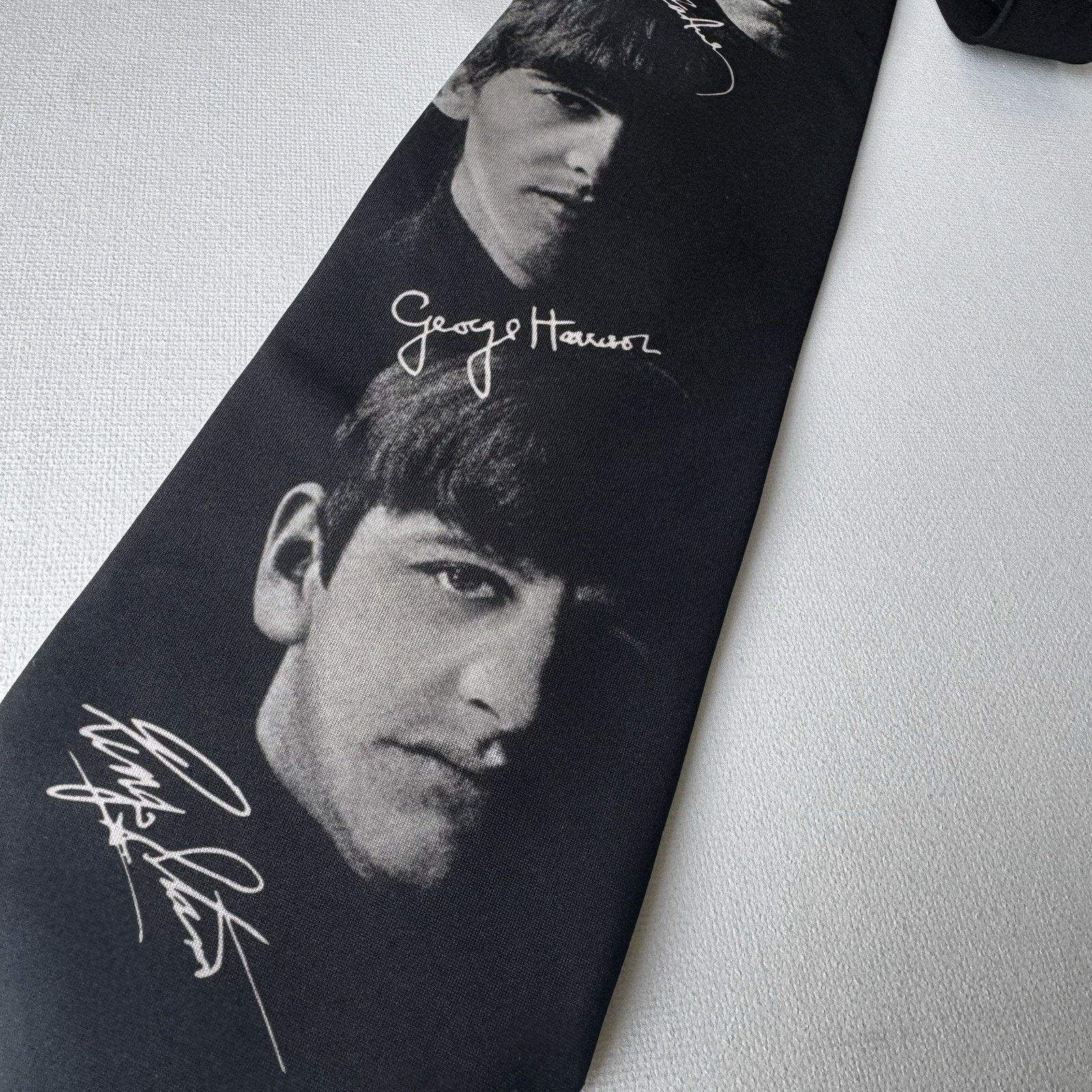 Ralph Marlin Ralph Marlin x The Beatles “Signatures” Tie — Vintage 1990s Size ONE SIZE - 3 Thumbnail