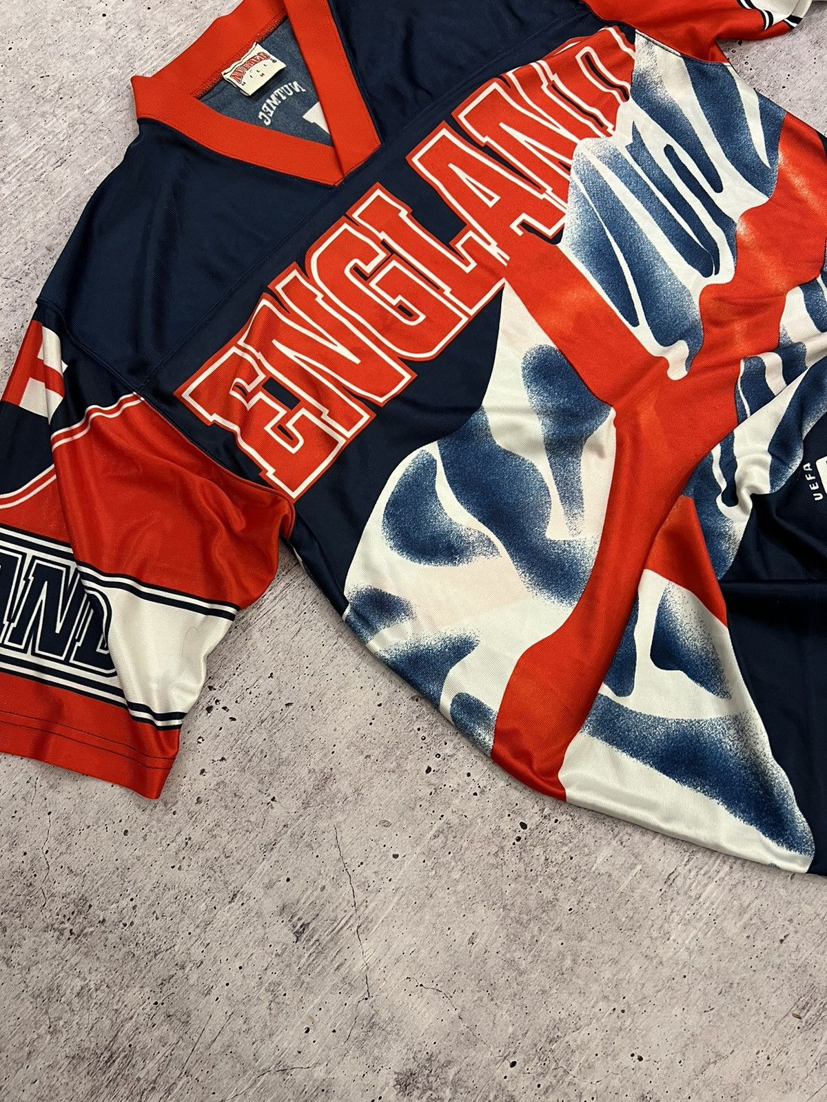 UEFA × Vintage 🩸RARE🩸Nutmeg Vintage England 1996 Euro UEFA Jersey Size US M / EU 48-50 / 2 - 7 Thumbnail