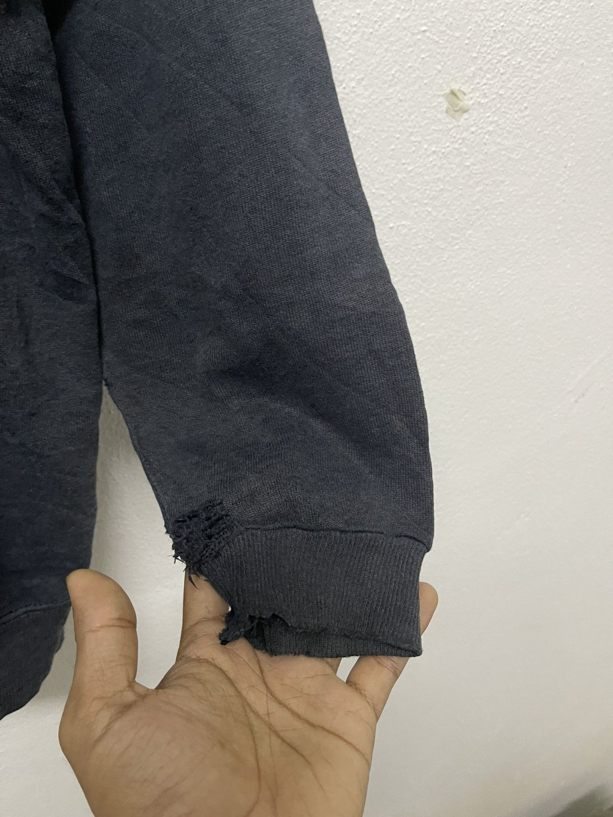 Champion × Vintage 80s -90s CHAMPION DISTRESSED SWEATSHIRT HANES TAG Size US L / EU 52-54 / 3 - 6 Thumbnail