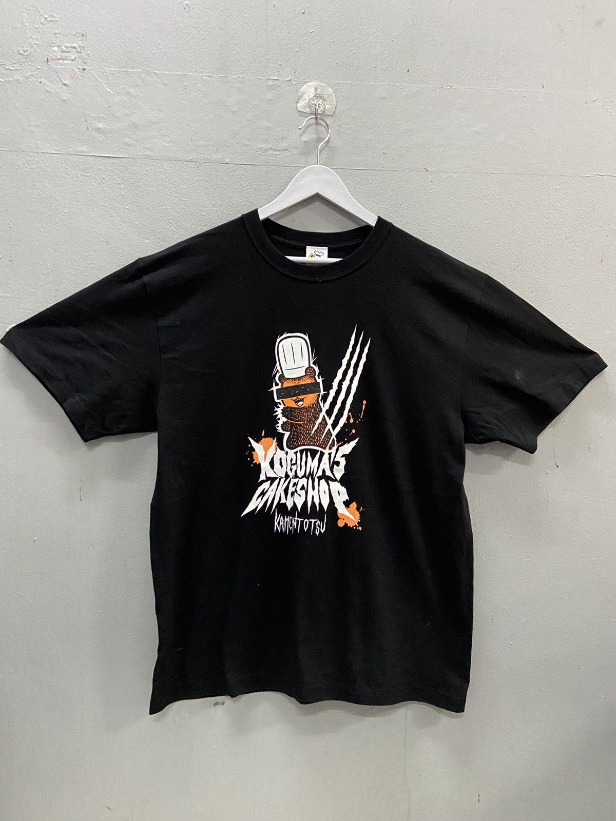 Japanese Brand KOGUMA’S CAKE SHOP KAMENTOTSU 2019 TEE SHIRT Size US XL / EU 56 / 4 - 1 Thumbnail