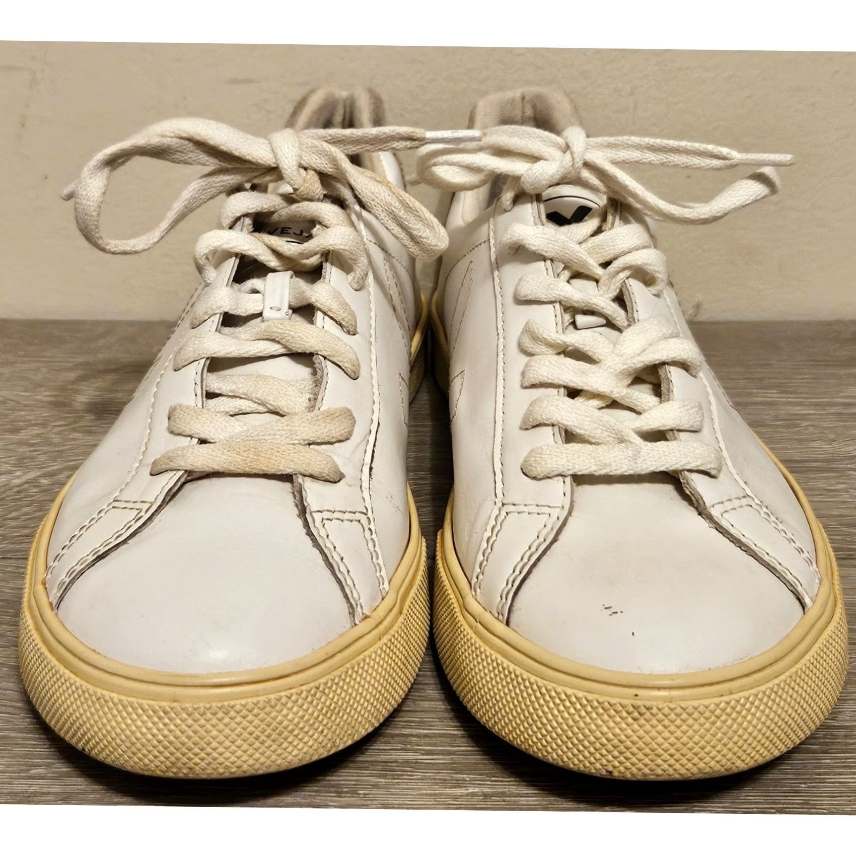 Veja VEJA Shoes Womens Size 8 White Leather Casual Low Top Sneaker Size M / US 6-8 / IT 42-44 - 3 Thumbnail