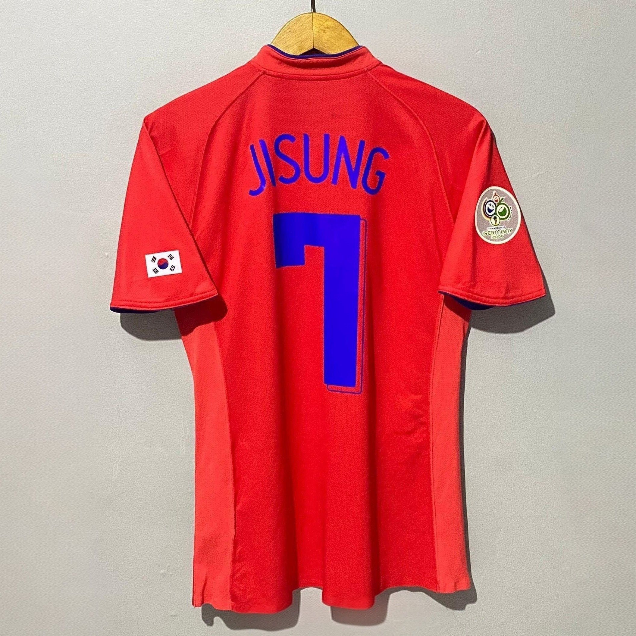 Nike South Korea World Cup 2006 Home Player Issue Jersey JiSung 7 Size US L / EU 52-54 / 3 - 2 Thumbnail