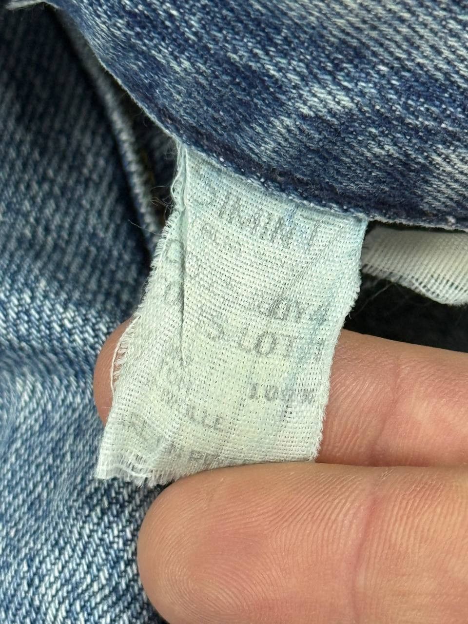 Armani Vintage 90's Armani Jeans Metal Logo Blue Denim Comfort fit Size US 29 - 11 Thumbnail