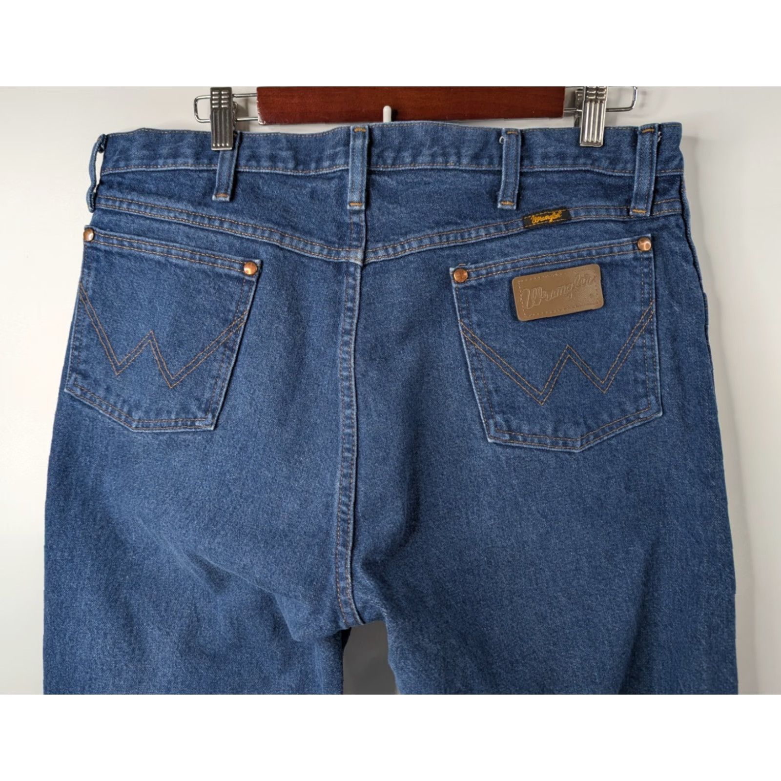Wrangler Wrangler Jeans Men 36x34 Med Wash Blue Denim Western Cowboy Cut Rodeo 13AWZPW Size US 36 / EU 52 - 2 Thumbnail