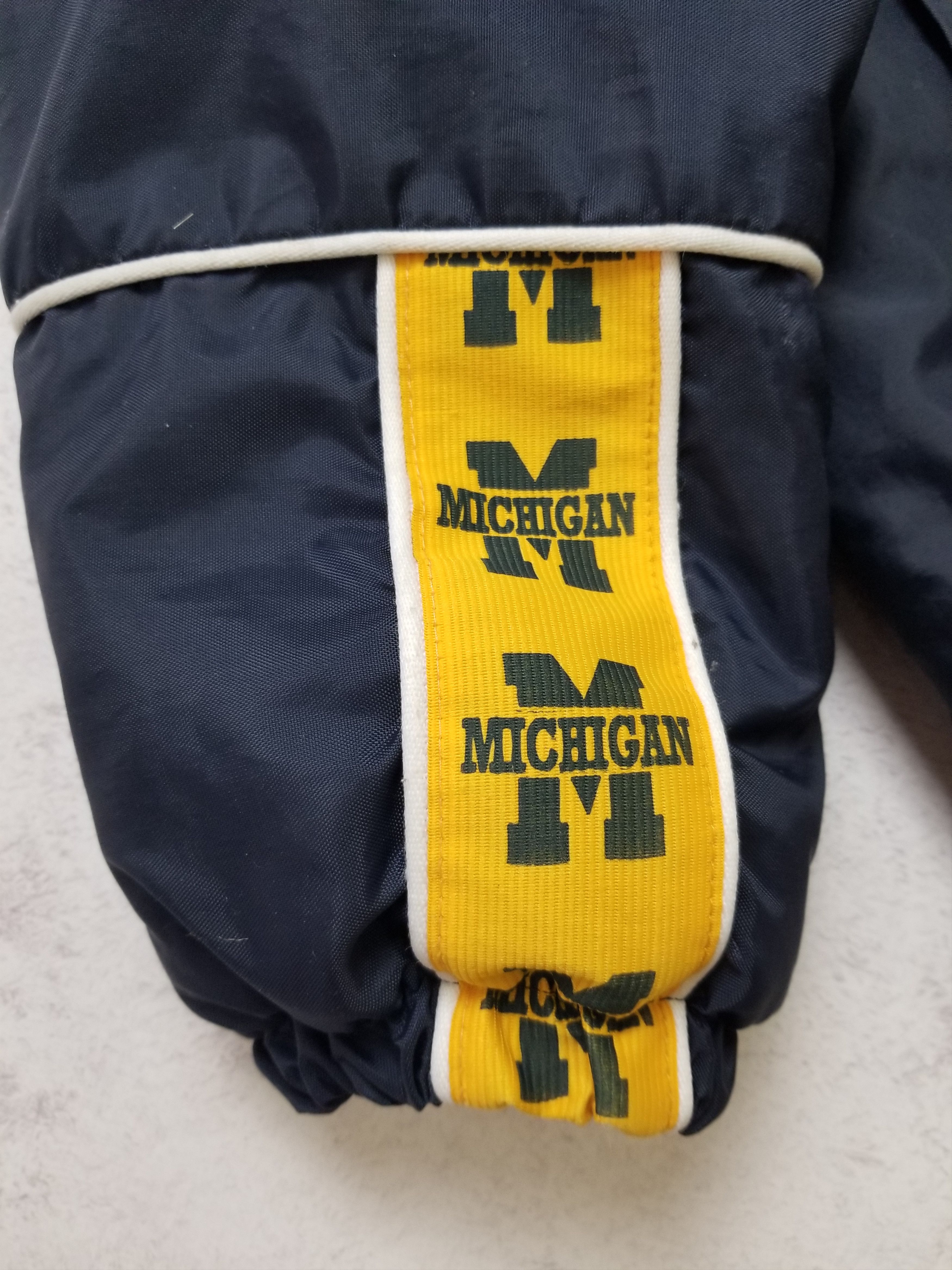 Other Vintage Michigan Wolverines Puffer Jacket Size US L / EU 52-54 / 3 - 15 Thumbnail