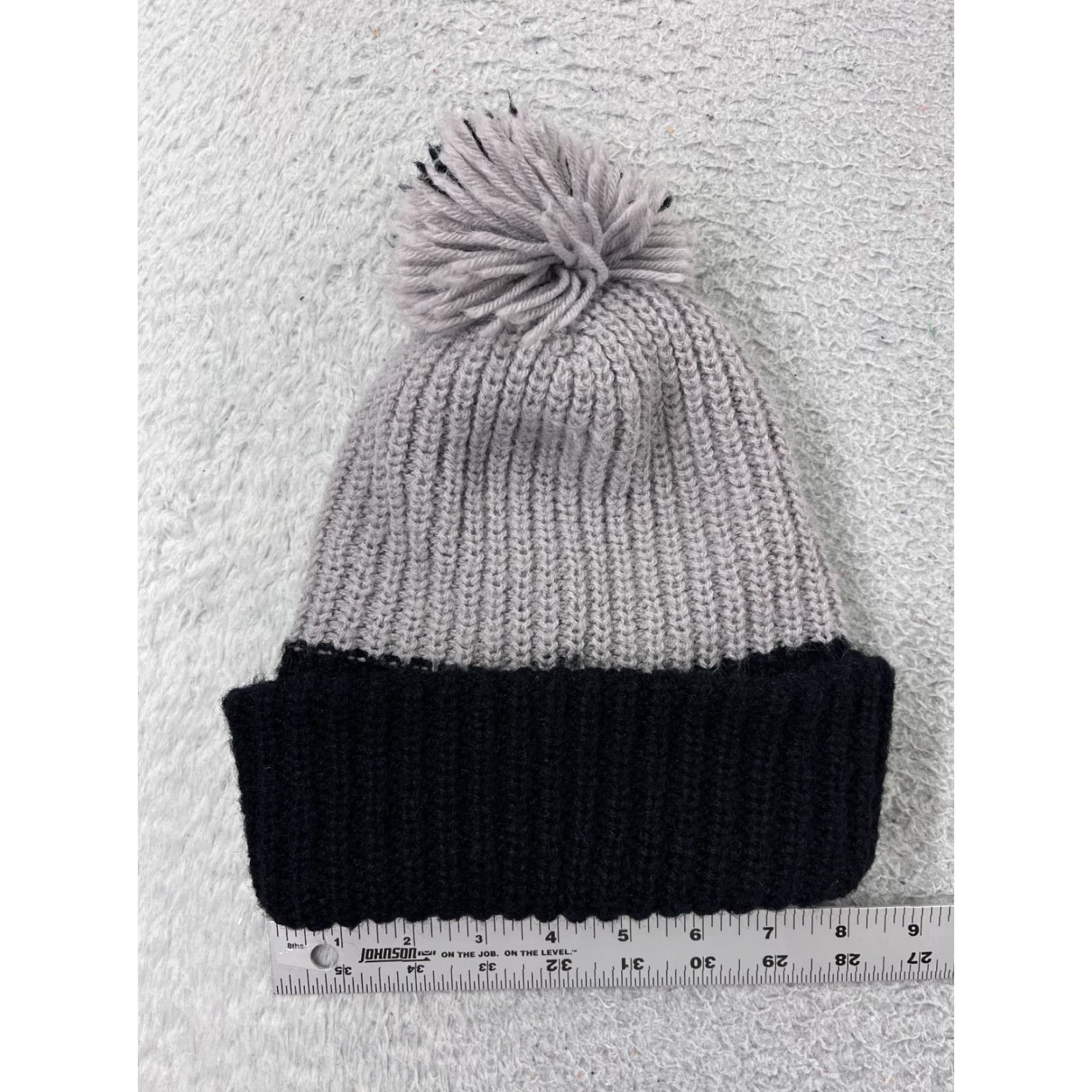 Vintage Unbranded Beanie Toque Adult One Size Gray Black Knit 100% Acrylic Snow Pom Size ONE SIZE - 2 Thumbnail