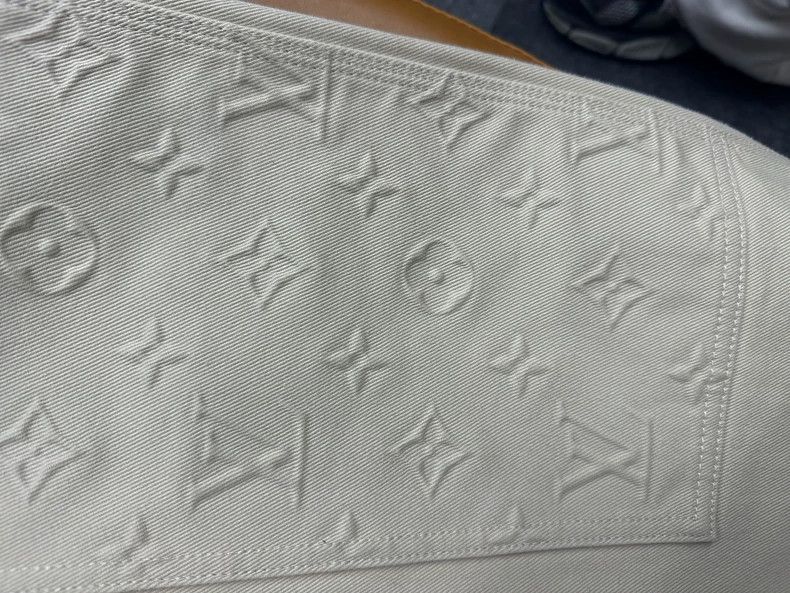 Louis Vuitton Louis Vuitton Full logo timber pants Size US 29 - 8 Thumbnail
