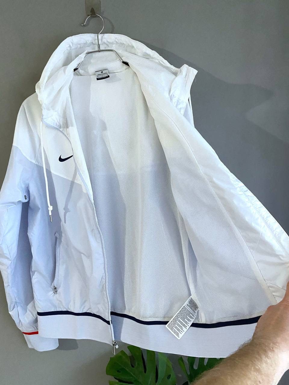Nike PSG FC Men's Football Hooded Zip Windbreaker Jacket, Size M Size US M / EU 48-50 / 2 - 13 Thumbnail