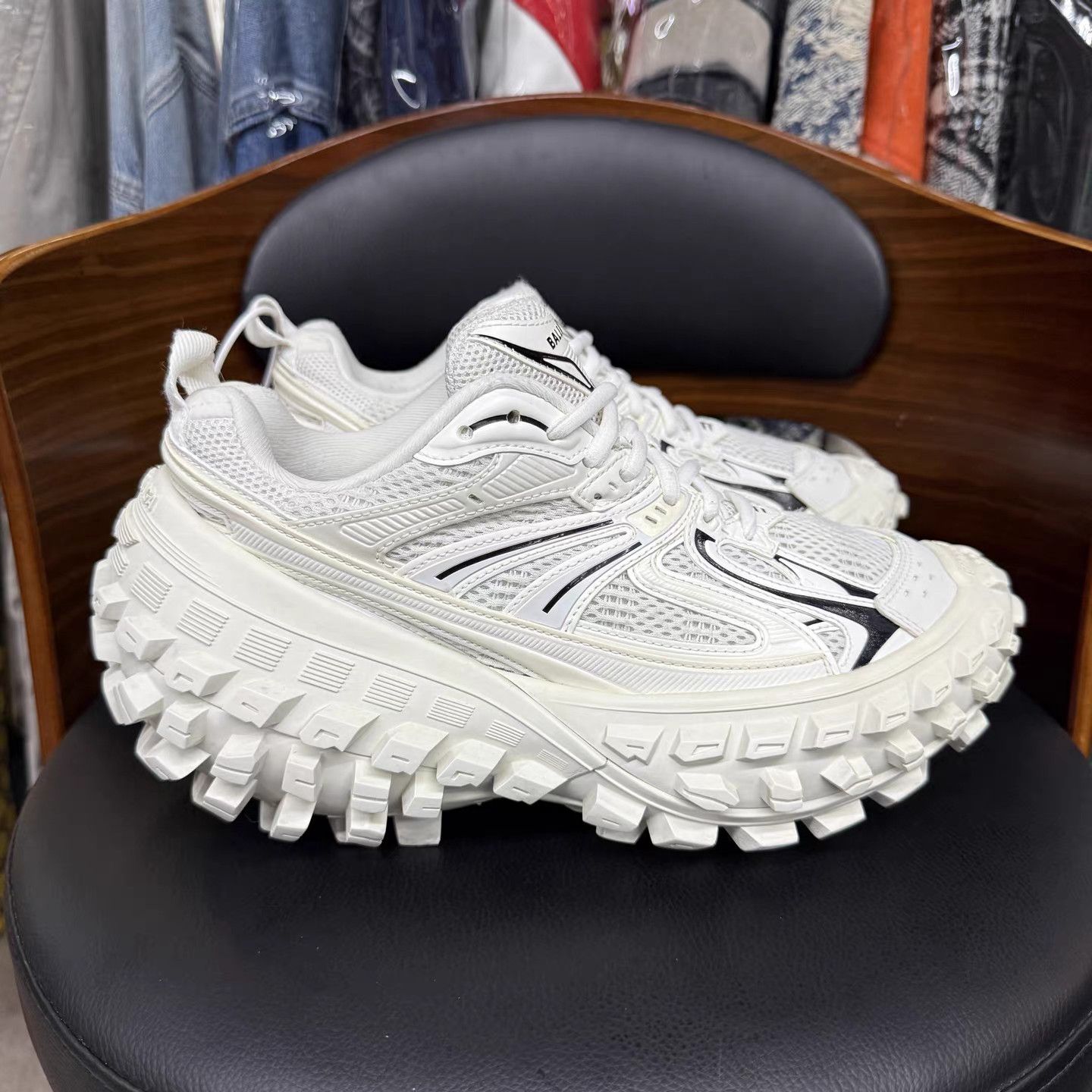 Balenciaga Balenciaga White Tire Sneakers K15 Size US 8 / IT 38 - 4 Thumbnail