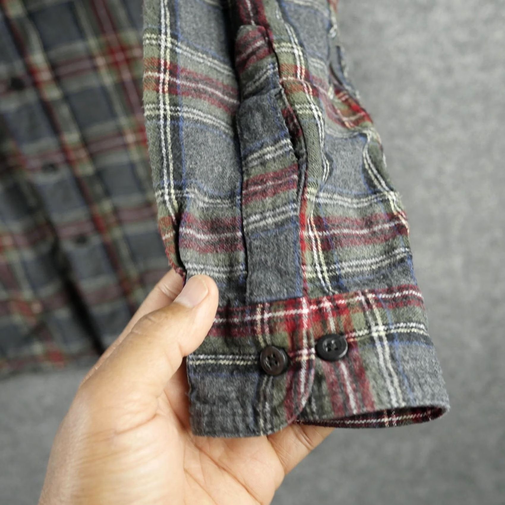Vintage VINTAGE LL Bean Shirt Mens MT Gray Plaid Flannel Button Down Long Sleeve Traditional Fit Size US M / EU 48-50 / 2 - 5 Thumbnail
