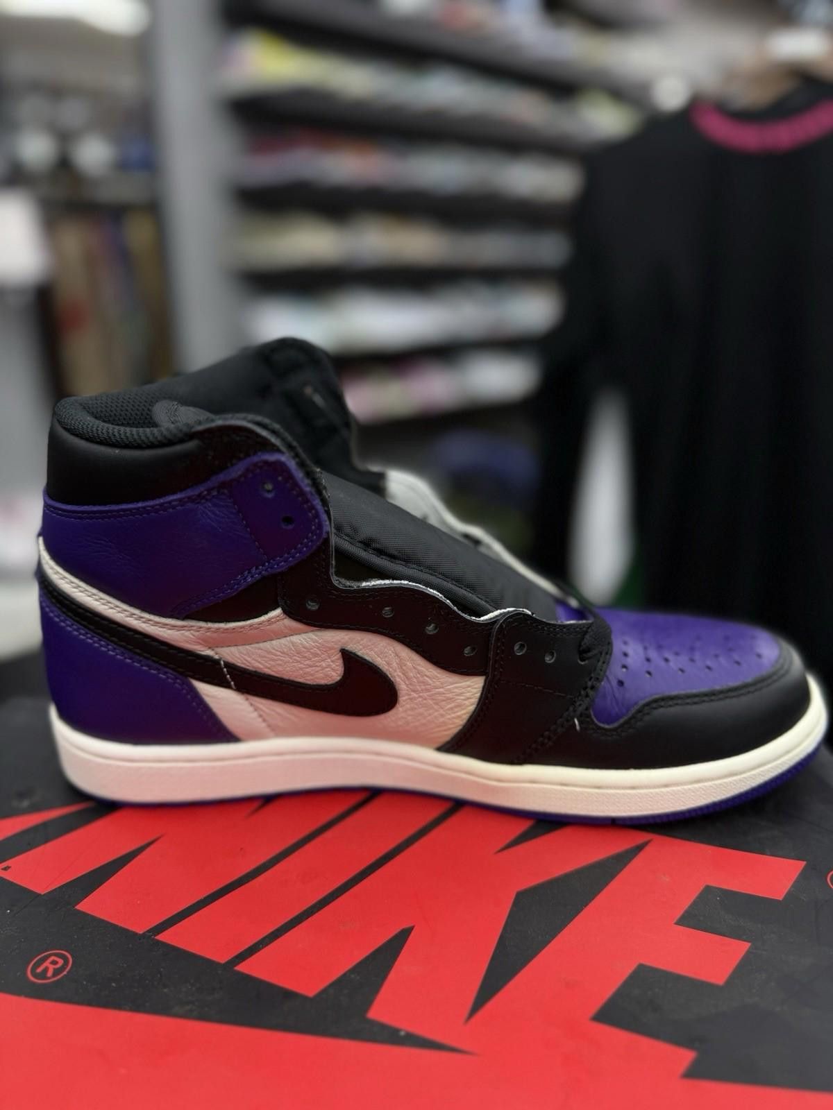 Jordan Brand Size 10 - Air Jordan 1 Retro High OG Court Purple (2018) NEW Size US 10 / EU 43 - 5 Thumbnail