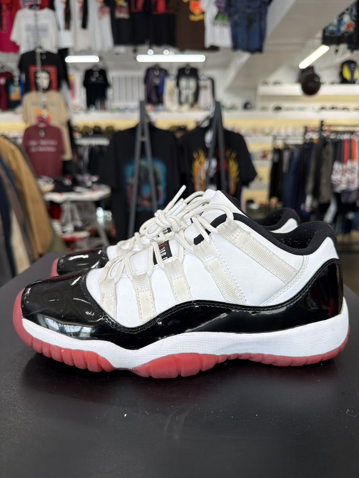Jordan Brand Air Jordan 11 Low Concord Bred Size 5Y (2020) Size US 5 / EU 37 - 7 Thumbnail