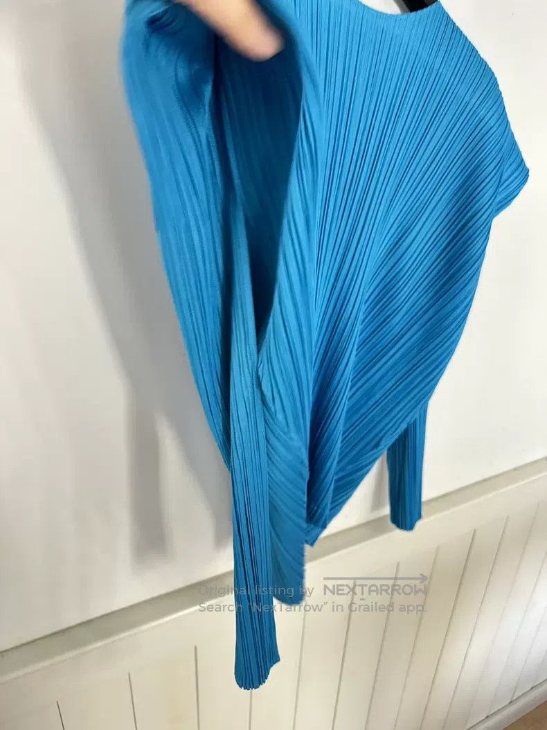 Issey Miyake Issey Miyake Lake blue pleated top Size S / US 4 / IT 40 - 5 Thumbnail