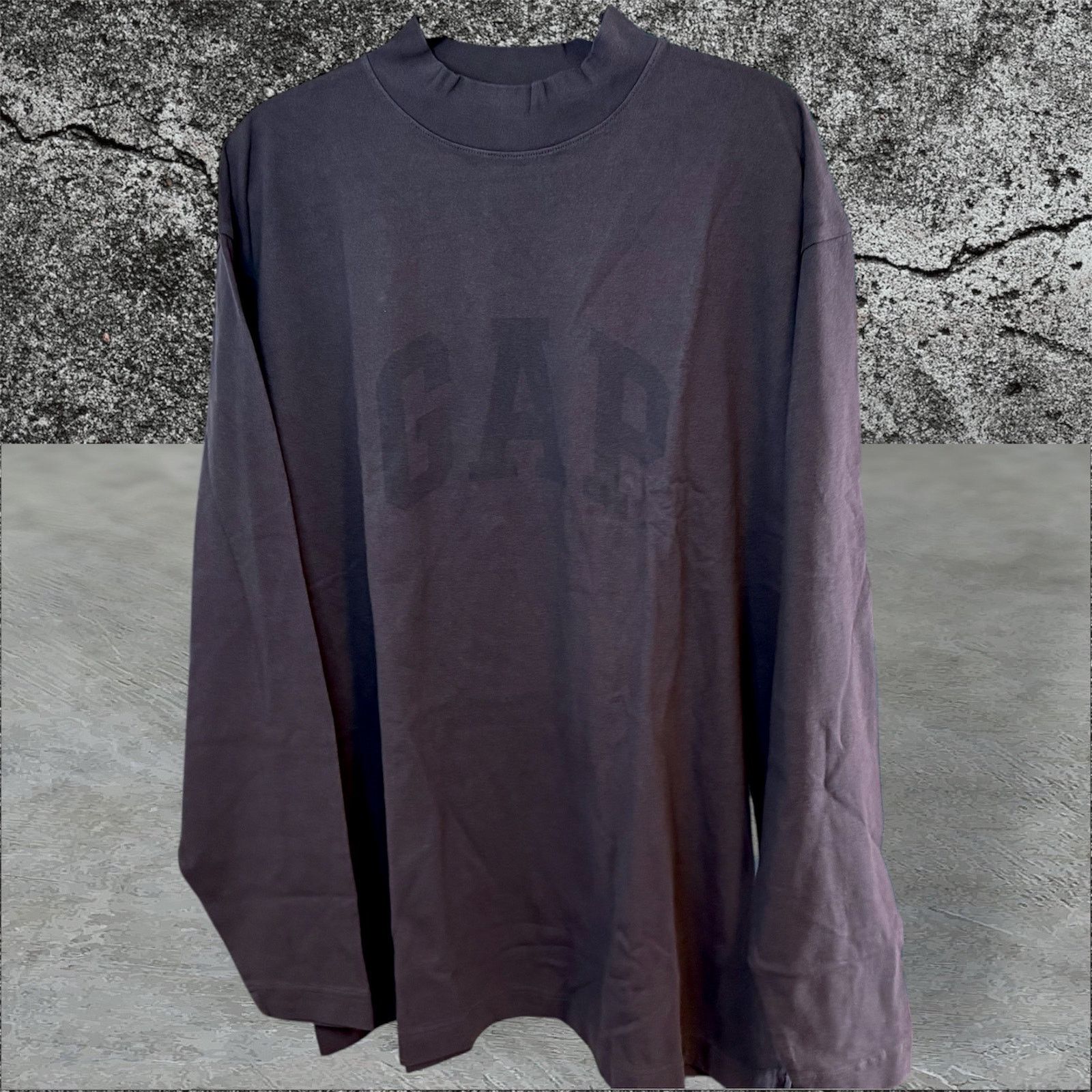 Balenciaga •NEW• Yeezy Gap 10A Dove Dark Grey Long Sleeve Tee • Medium Size US M / EU 48-50 / 2 - 2 Thumbnail