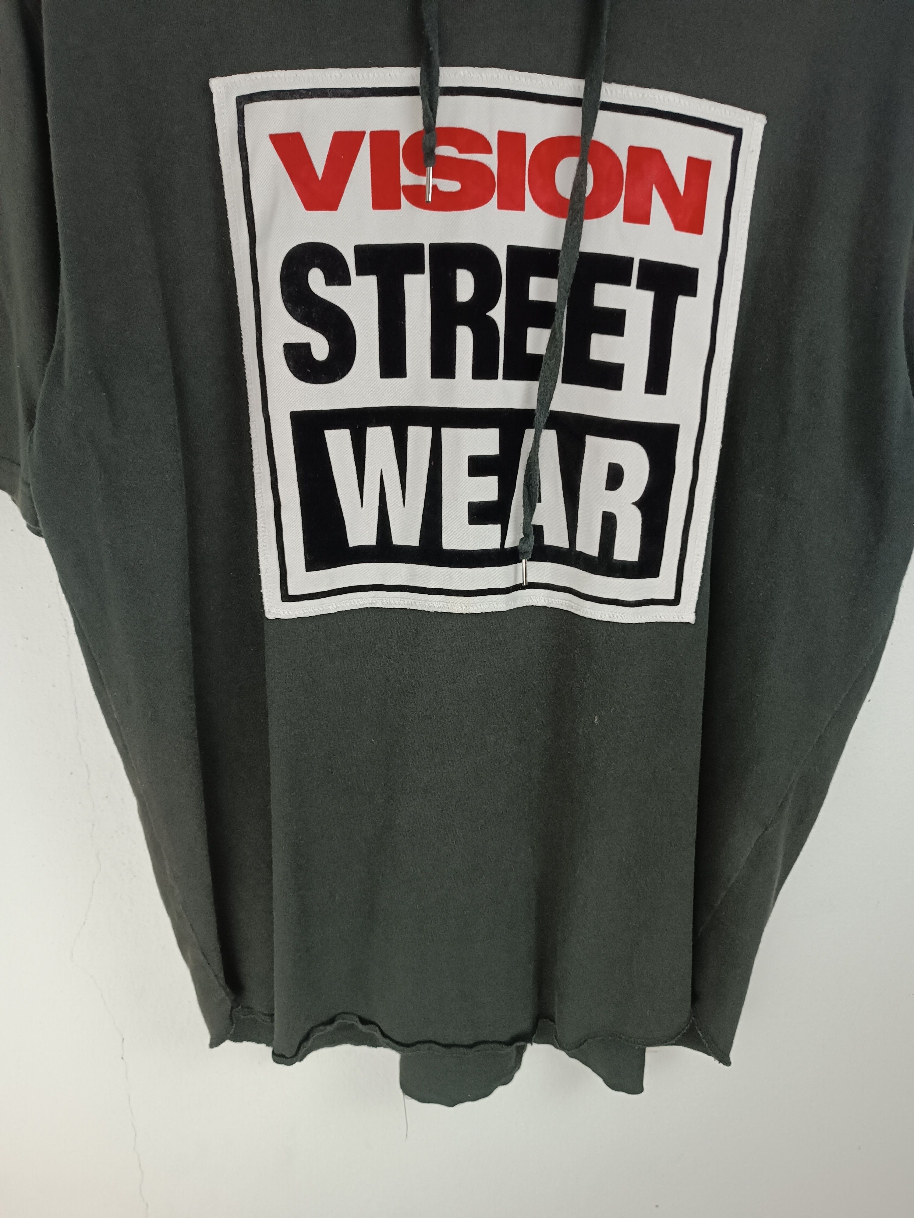 Vintage VINTAGE Y2K VISION STREETWEAR SHORT HOODIES VERY RARE Size US L / EU 52-54 / 3 - 6 Thumbnail