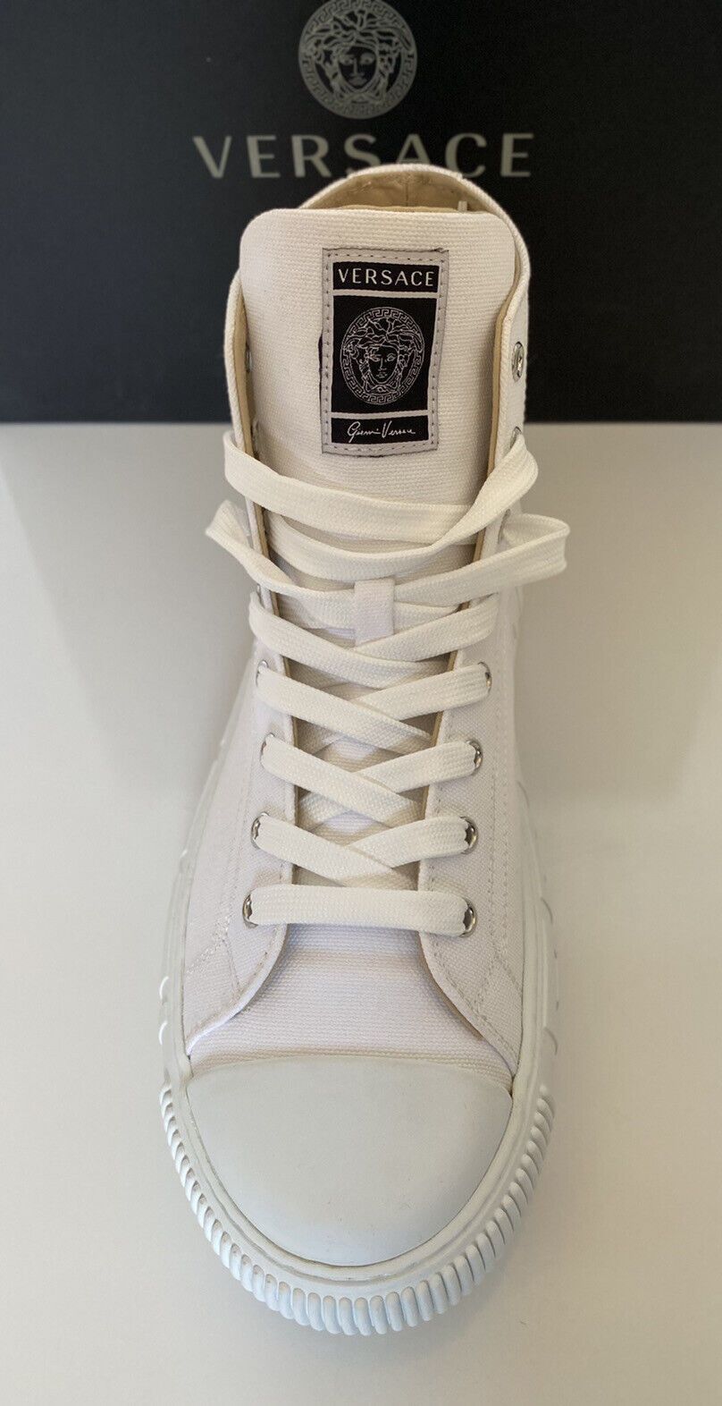 o1bs11s0923 Sneakers in White
