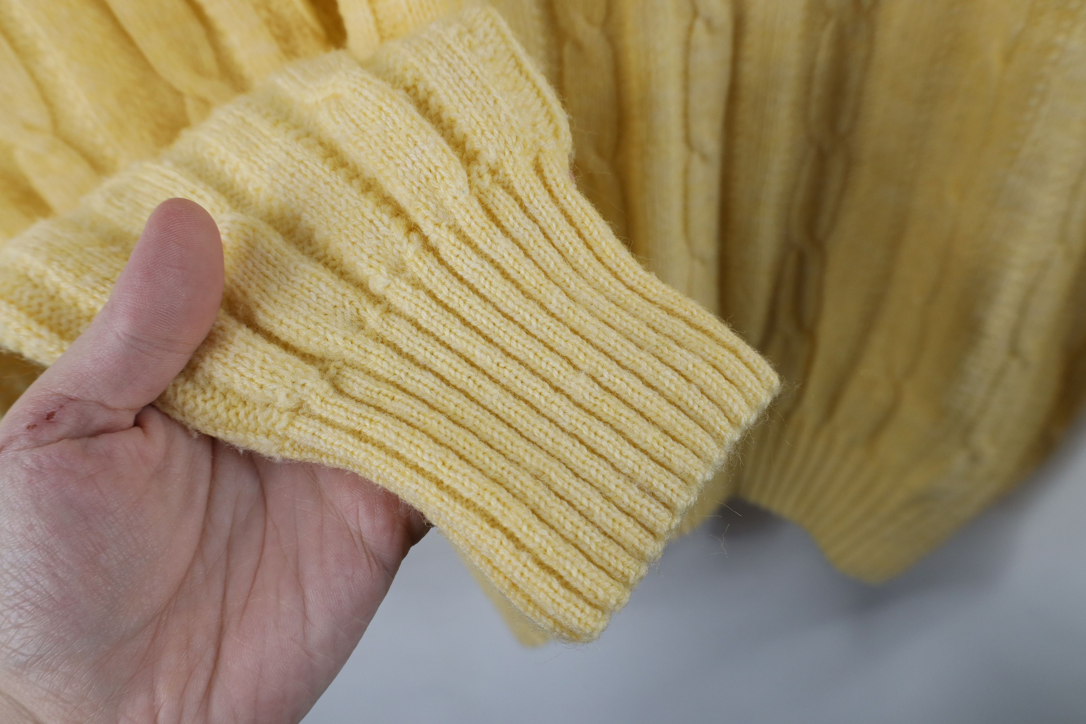 Vintage Vintage 70s Streetwear Cable Knit V-Neck Sweater Yellow USA Size US L / EU 52-54 / 3 - 5 Thumbnail
