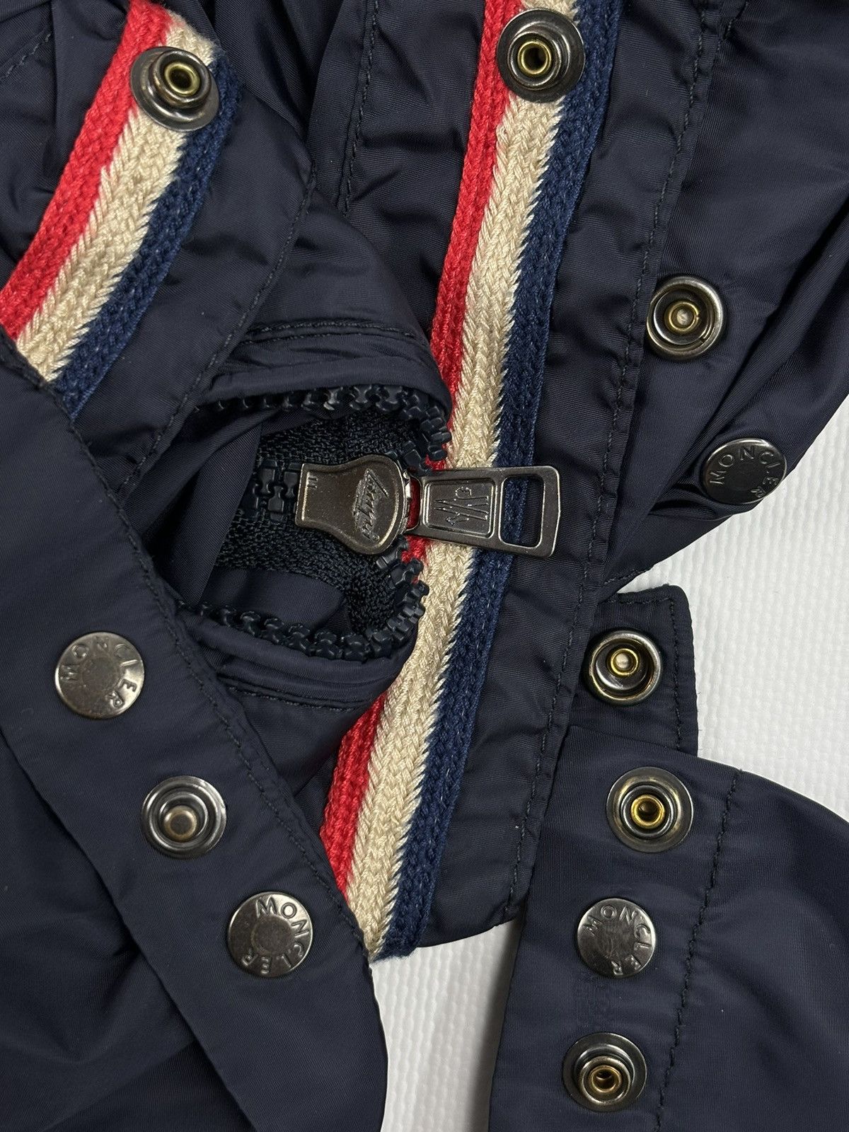 Moncler RARE ROY Front Patch Pocket Nylon Rain Hooded Jacket Bomber Windbreaker Size US M / EU 48-50 / 2 - 21 Thumbnail