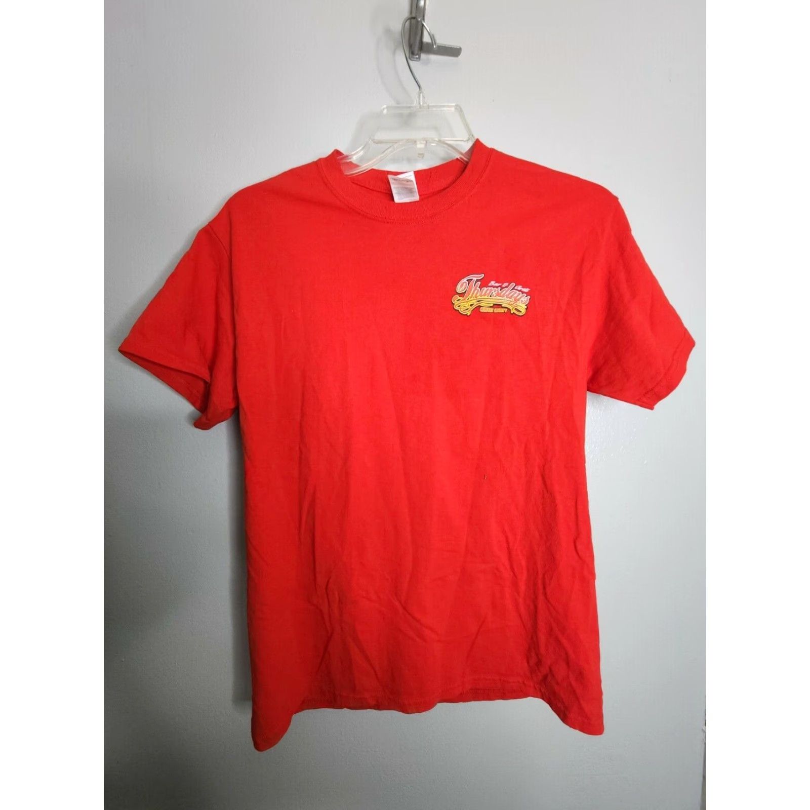 Gildan Gildan Mens M Funny Cow Bull Double-Sided T-Shirt Thursdays Bar and Grill Maryland Red Rock Size US M / EU 48-50 / 2 - 2 Thumbnail