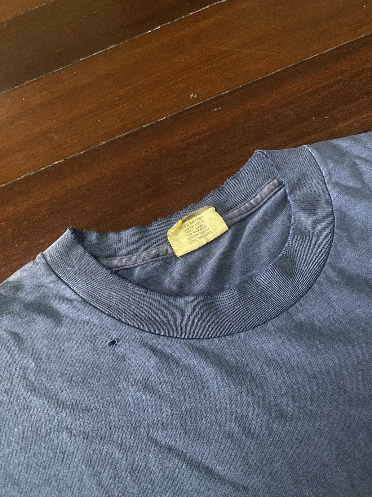 Independent Truck Co. FIRE 🔥🔥 VINTAGE 90s INDEPENDENT TRUCK COMPANY BOX LOGO faded Size US L / EU 52-54 / 3 - 16 Thumbnail