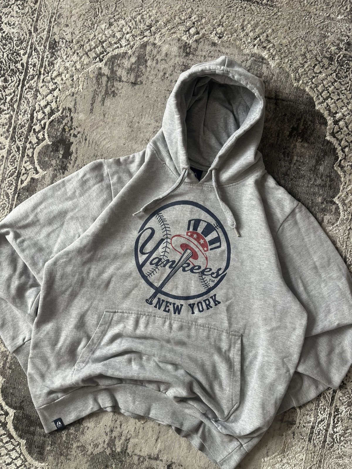 New York Yankees New York Yankees Majestic Vintage Hoodie Streetwear New Era Size US XL / EU 56 / 4 - 1 Thumbnail
